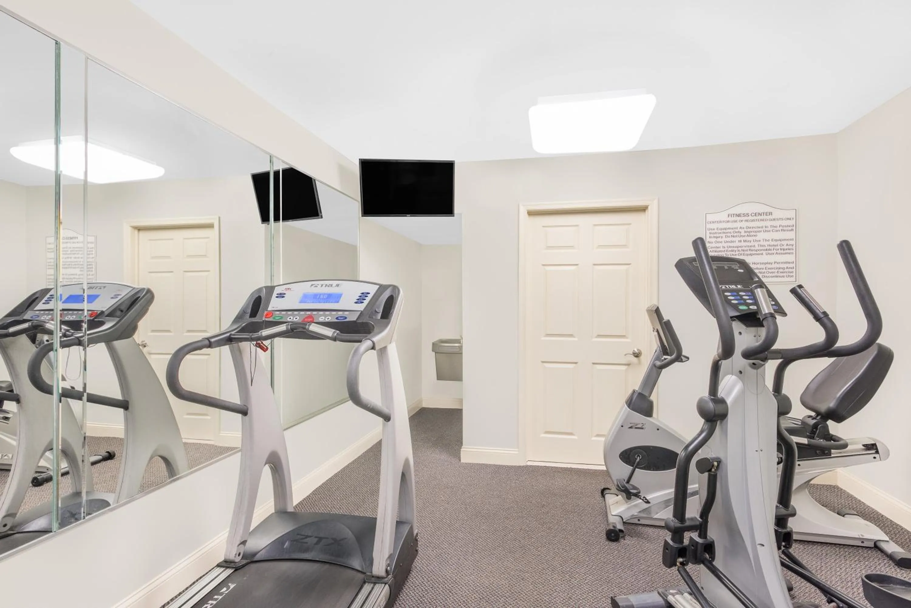 Fitness centre/facilities in Days Inn by Wyndham Springfield/Phil.Intl Airport