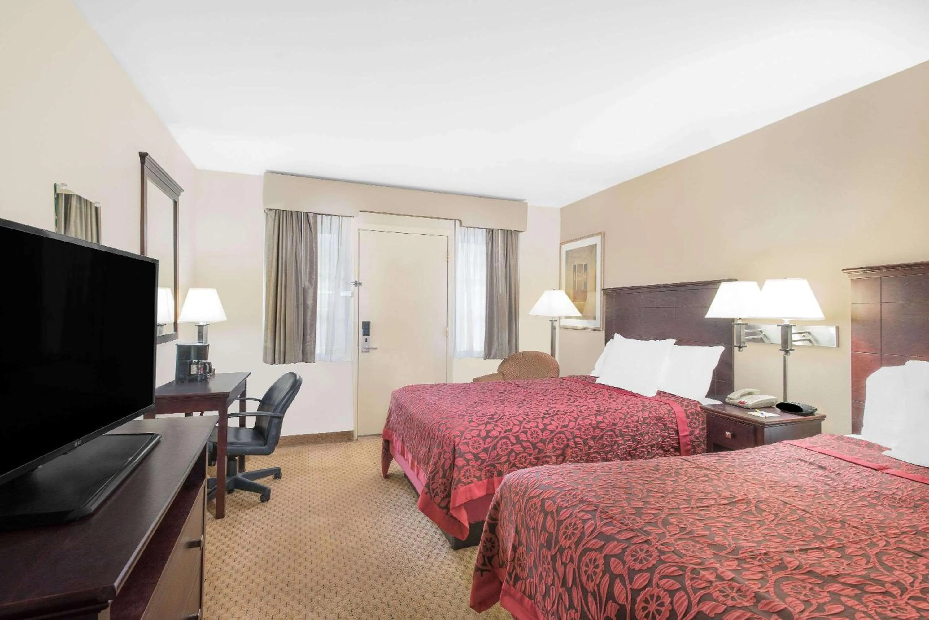 Photo of the whole room, Bed in Days Inn by Wyndham Springfield/Phil.Intl Airport