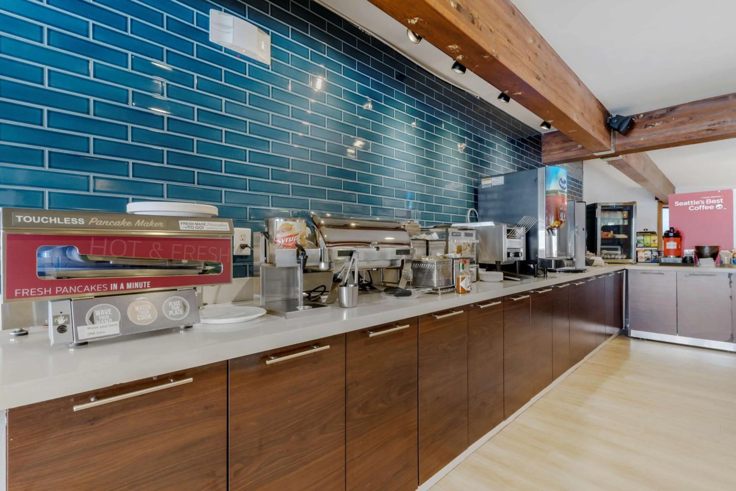 Breakfast in Best Western Plus Novato Oaks Inn