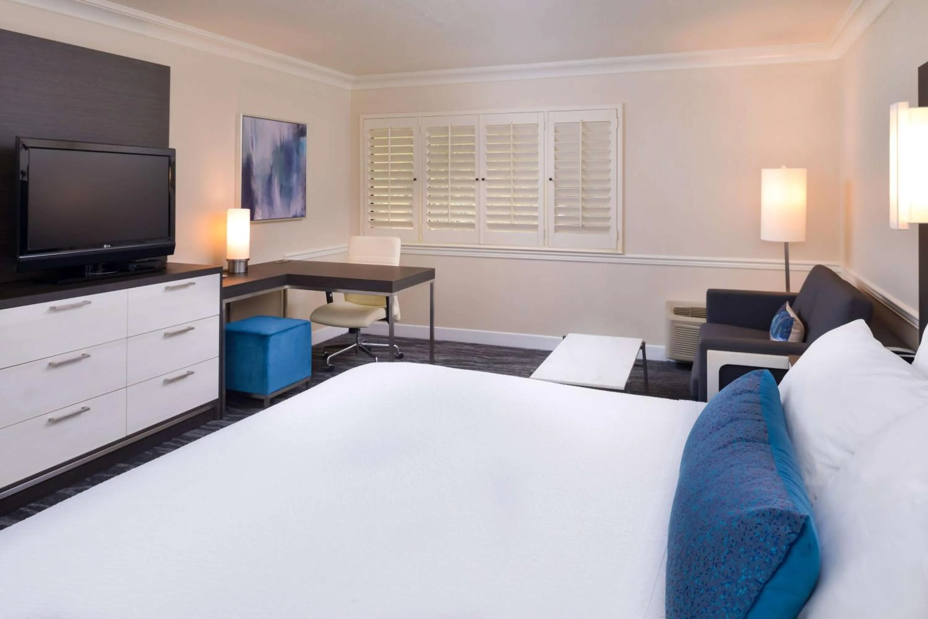 Bedroom, Bed in Best Western Plus Novato Oaks Inn