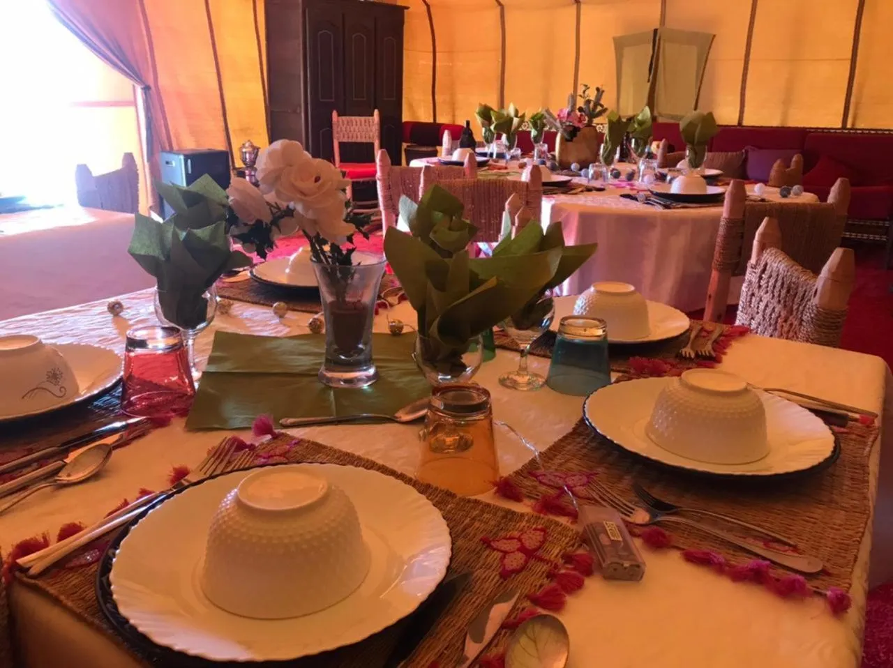 Restaurant/places to eat in Karim Sahara Prestige