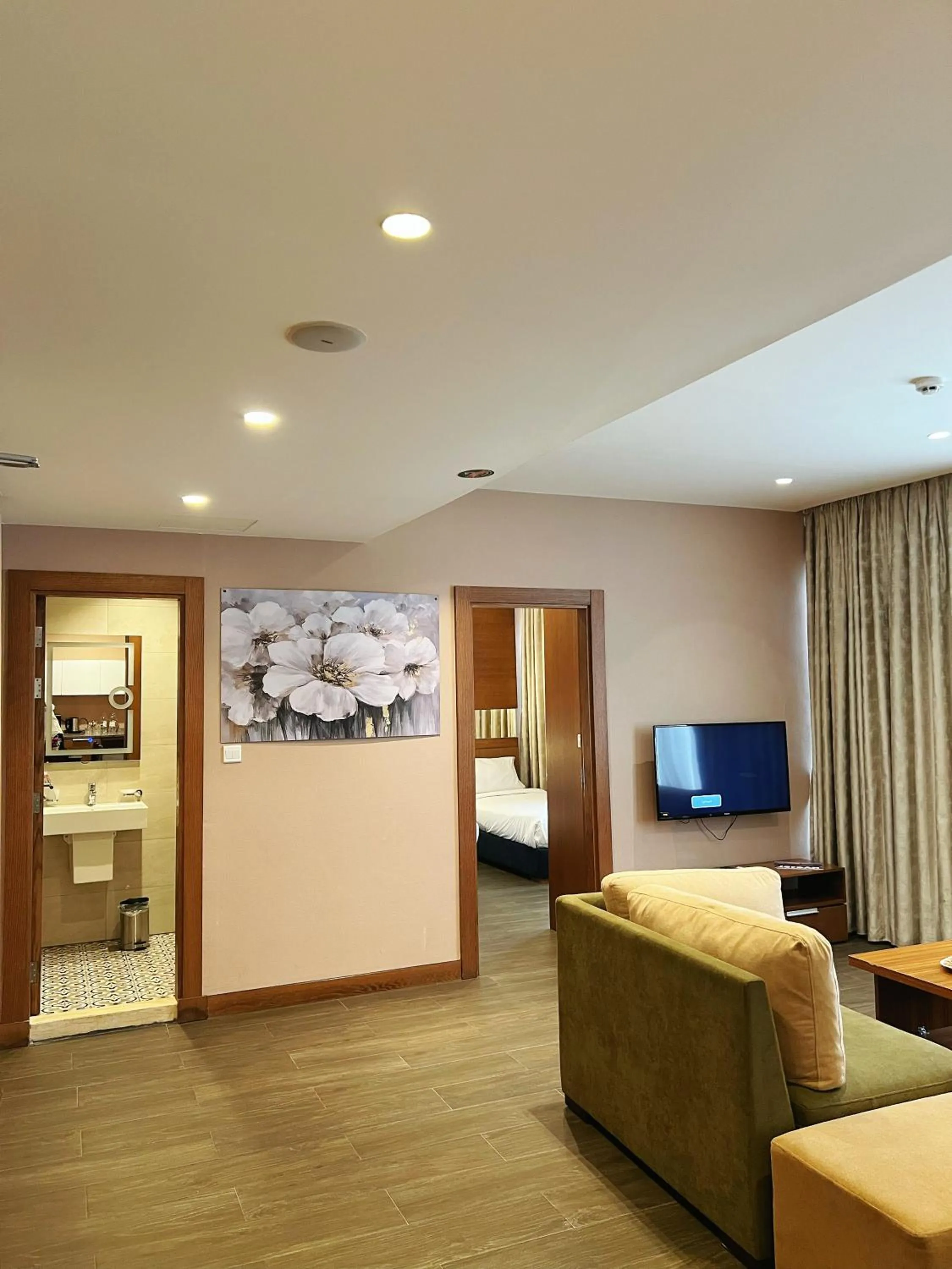 TV and multimedia, Bed in The Seventh Star Hotel Suites