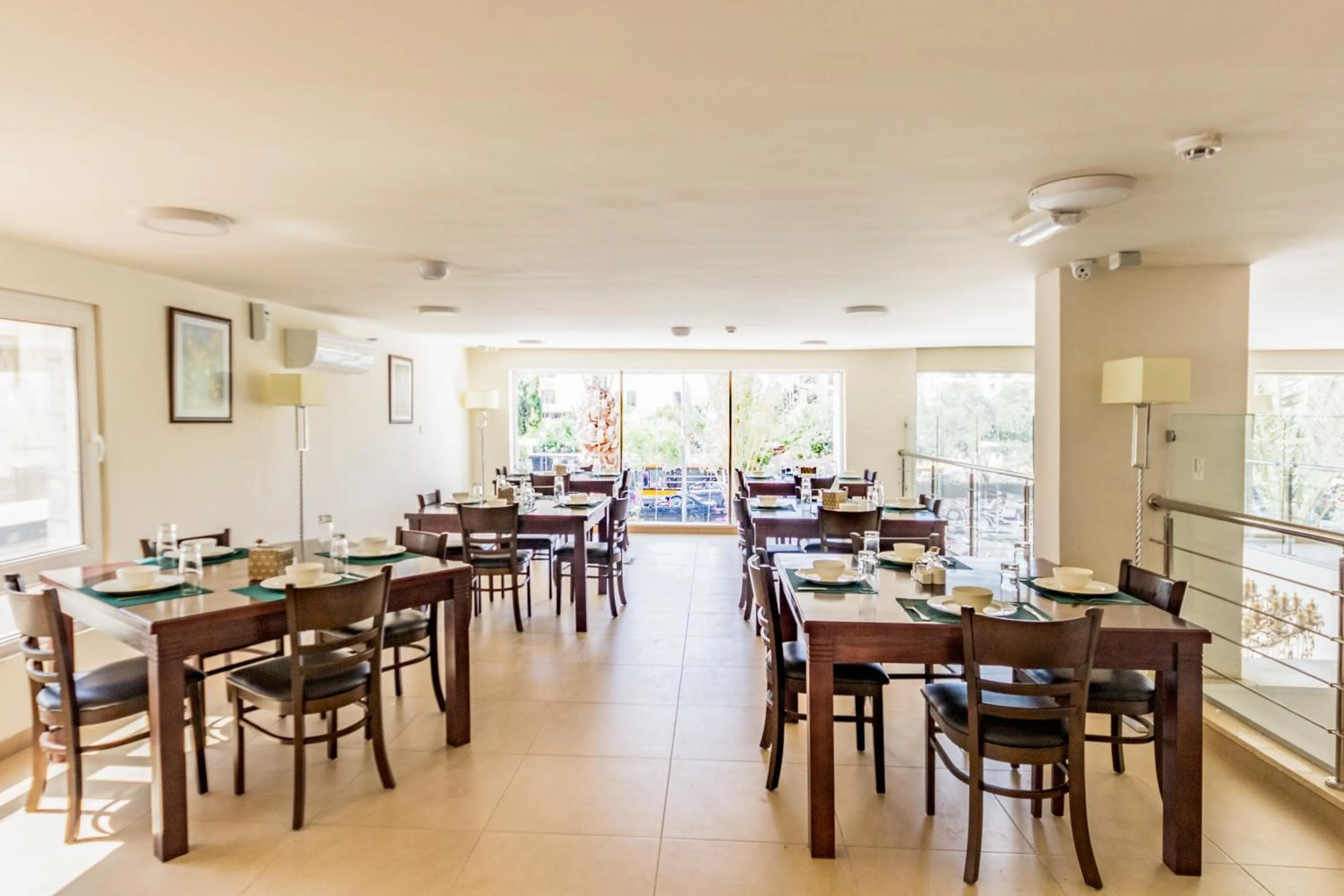 Restaurant/places to eat in The Seventh Star Hotel Suites