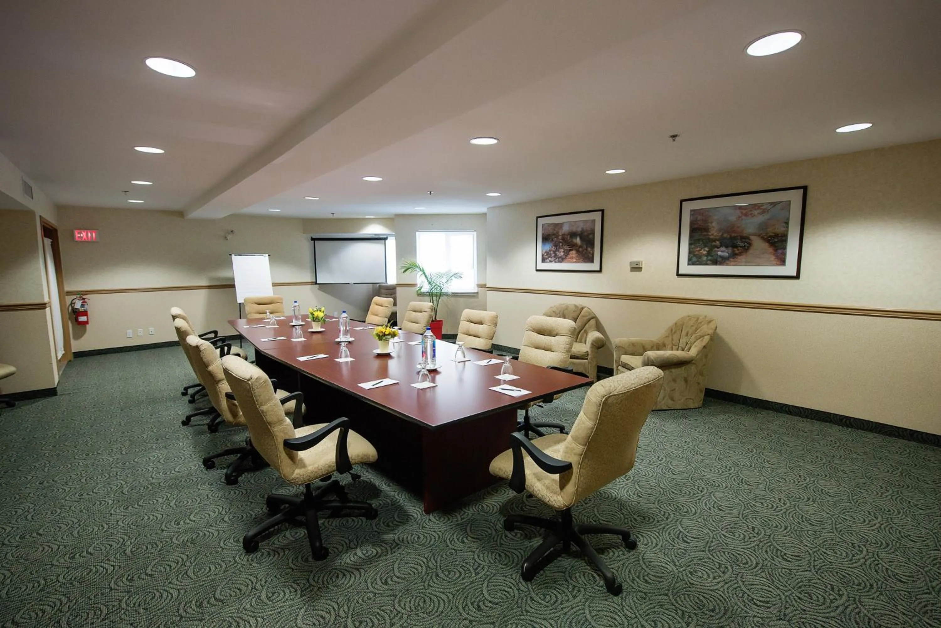 Business facilities in Harrison Lake Hotel