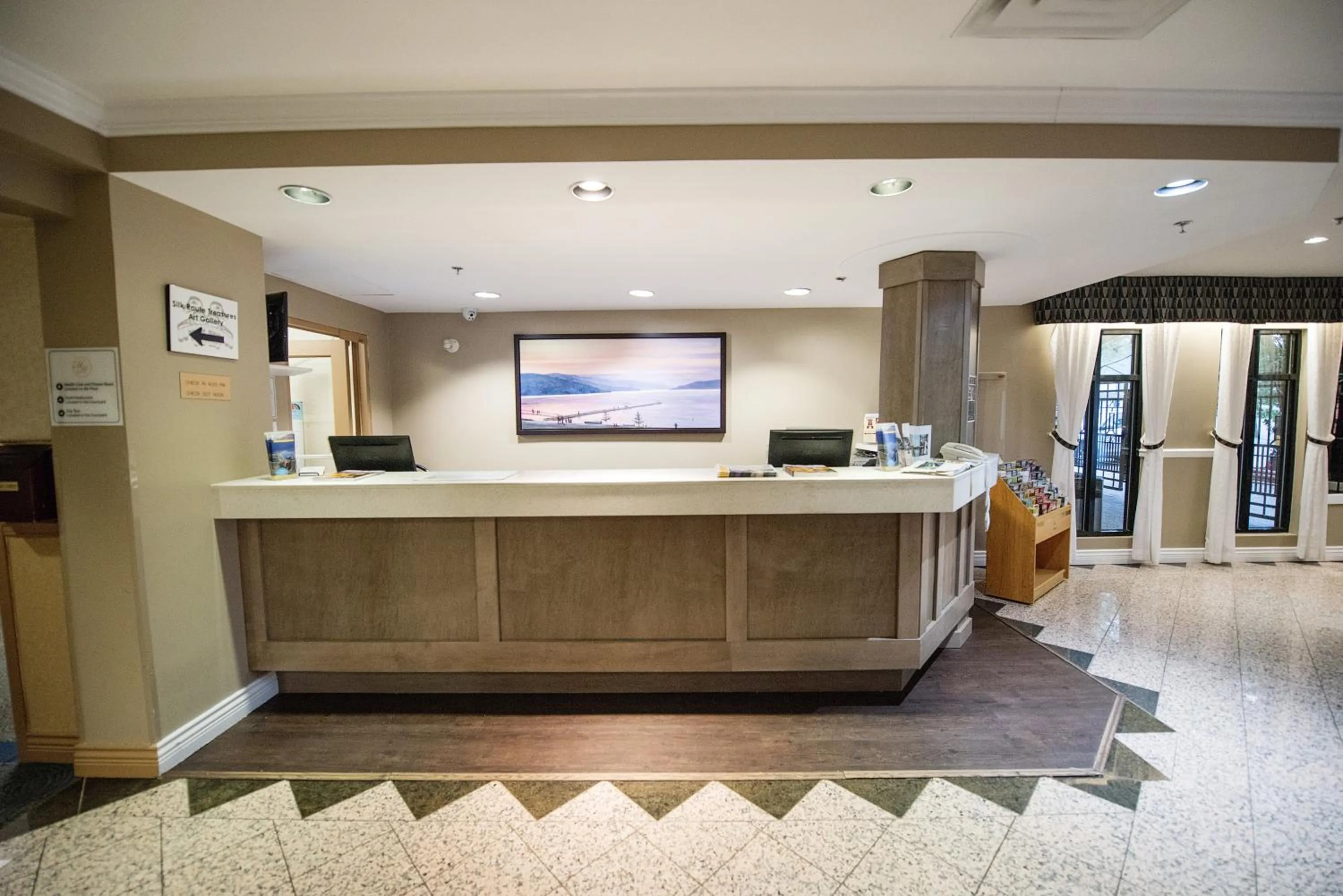 Lobby or reception in Harrison Lake Hotel