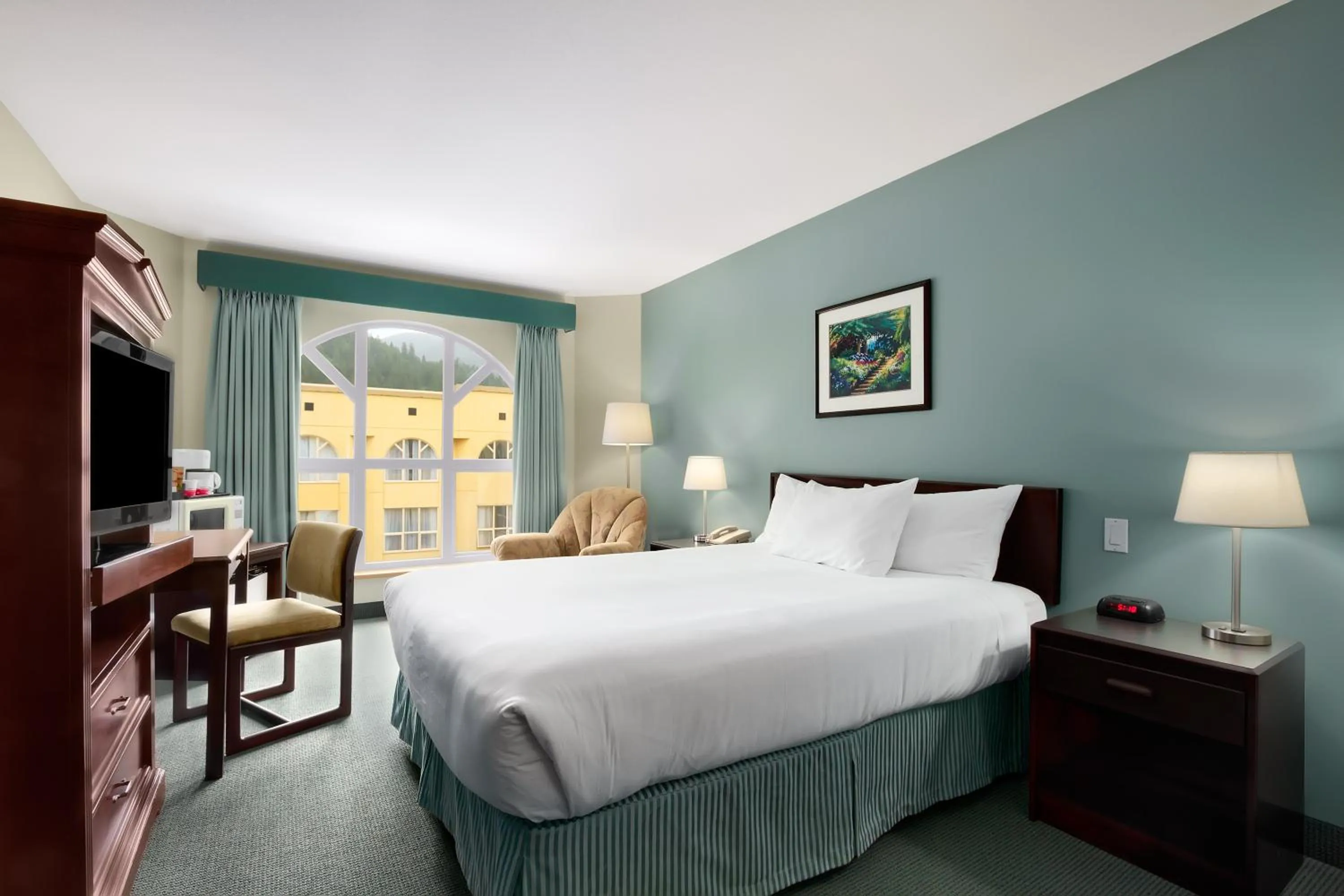 Bed in Harrison Lake Hotel