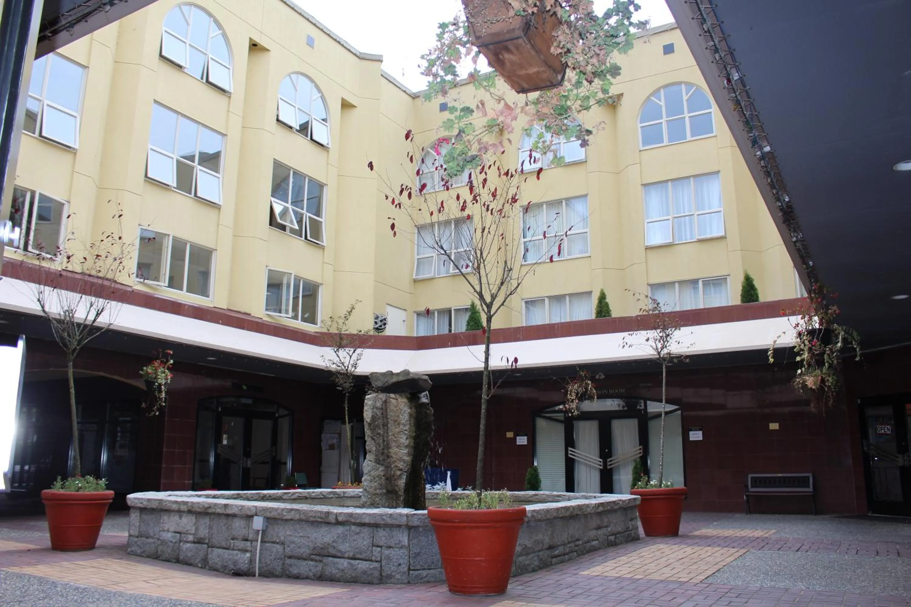 Balcony/Terrace in Harrison Lake Hotel