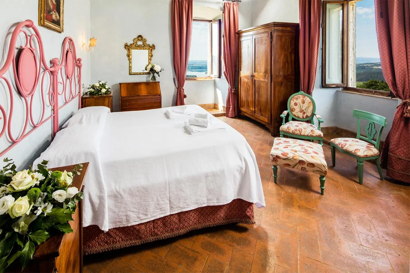 Bedroom, Bed in Castello di Titignano