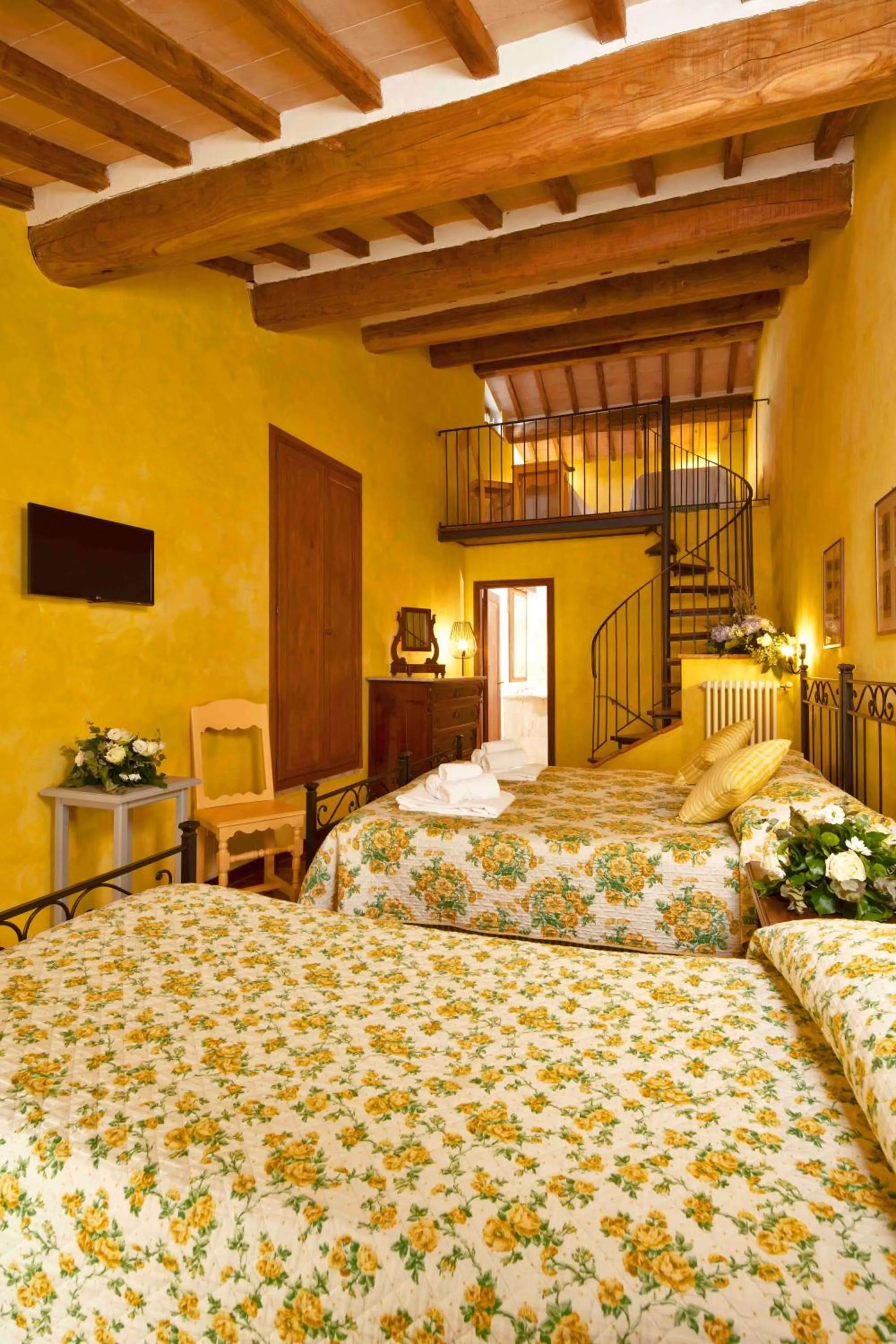Photo of the whole room, Bed in Castello di Titignano
