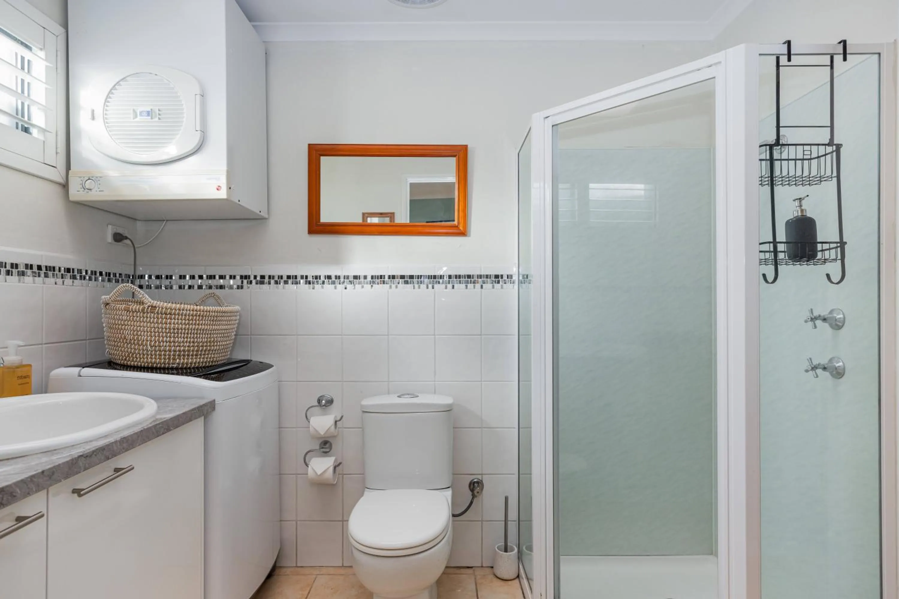 Shower in Albany Harbourside Apartments And Houses