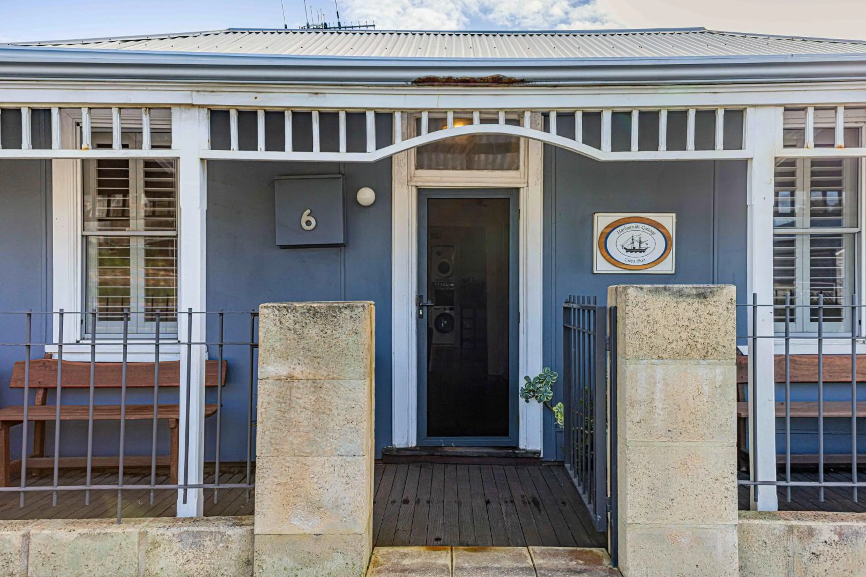 Facade/entrance in Albany Harbourside Apartments And Houses