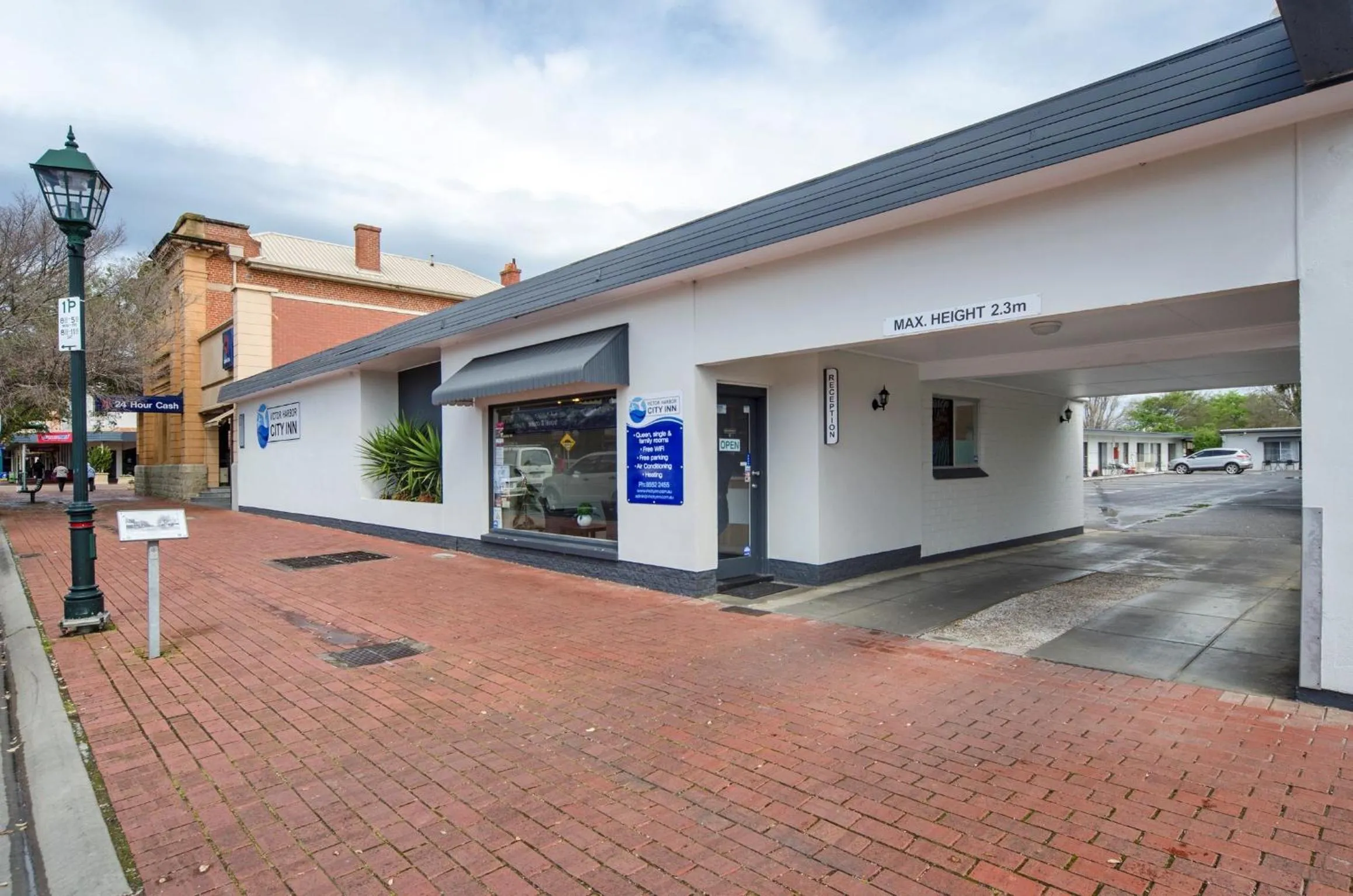 Property building in Victor Harbor City Inn