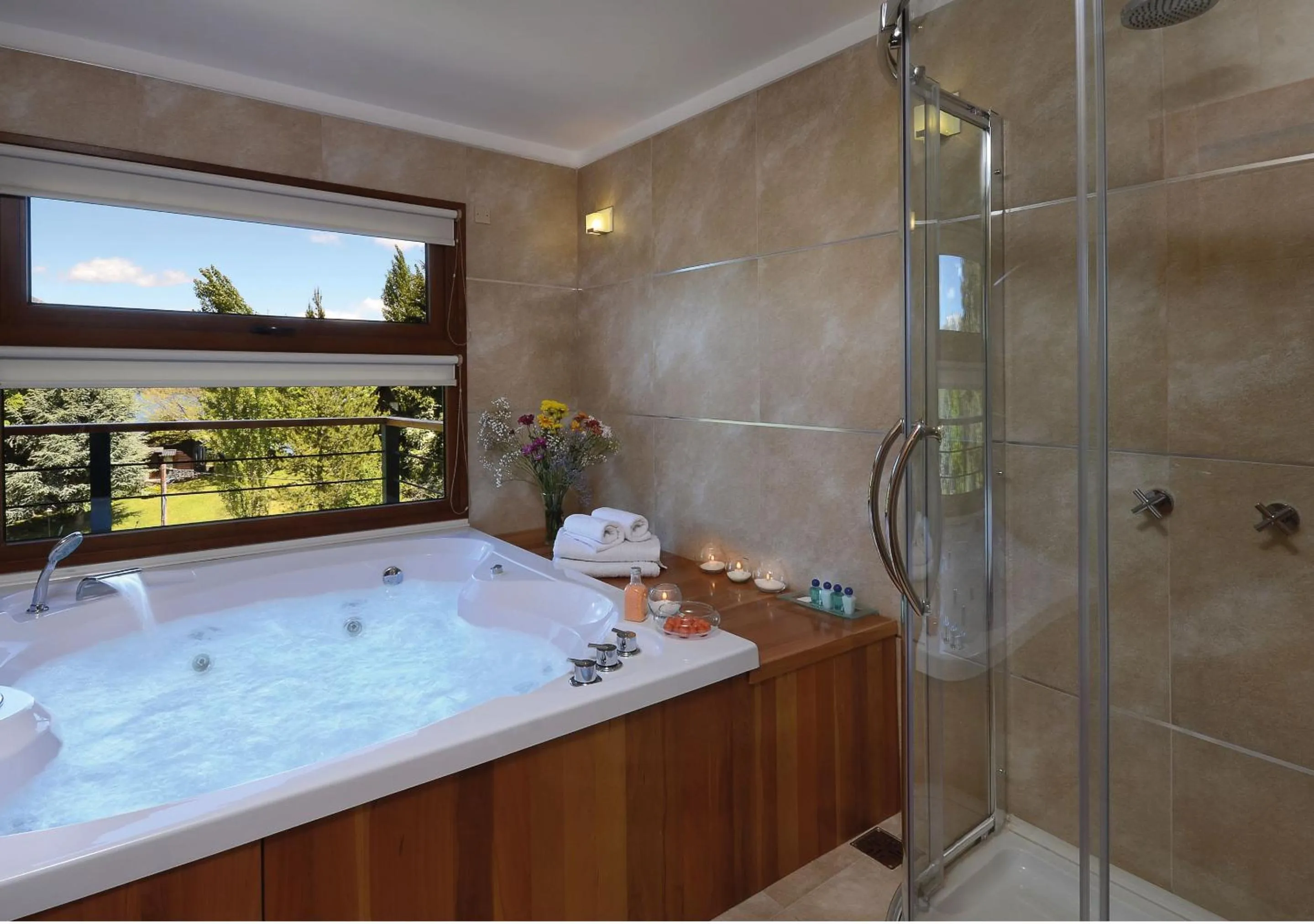 Hot Tub in Huenú by DOT Boutique