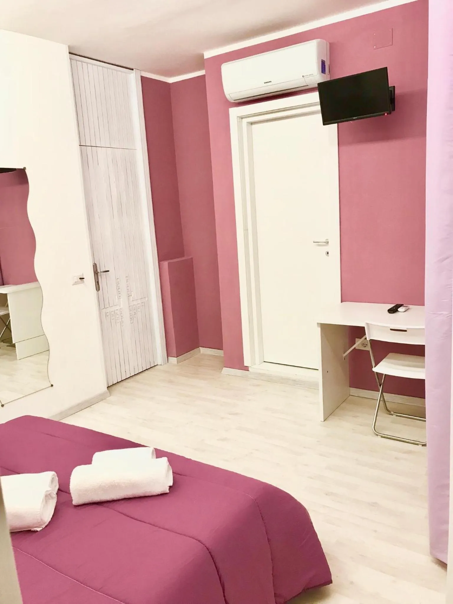 Bed in B&B Fratelli Tommasini Salerno