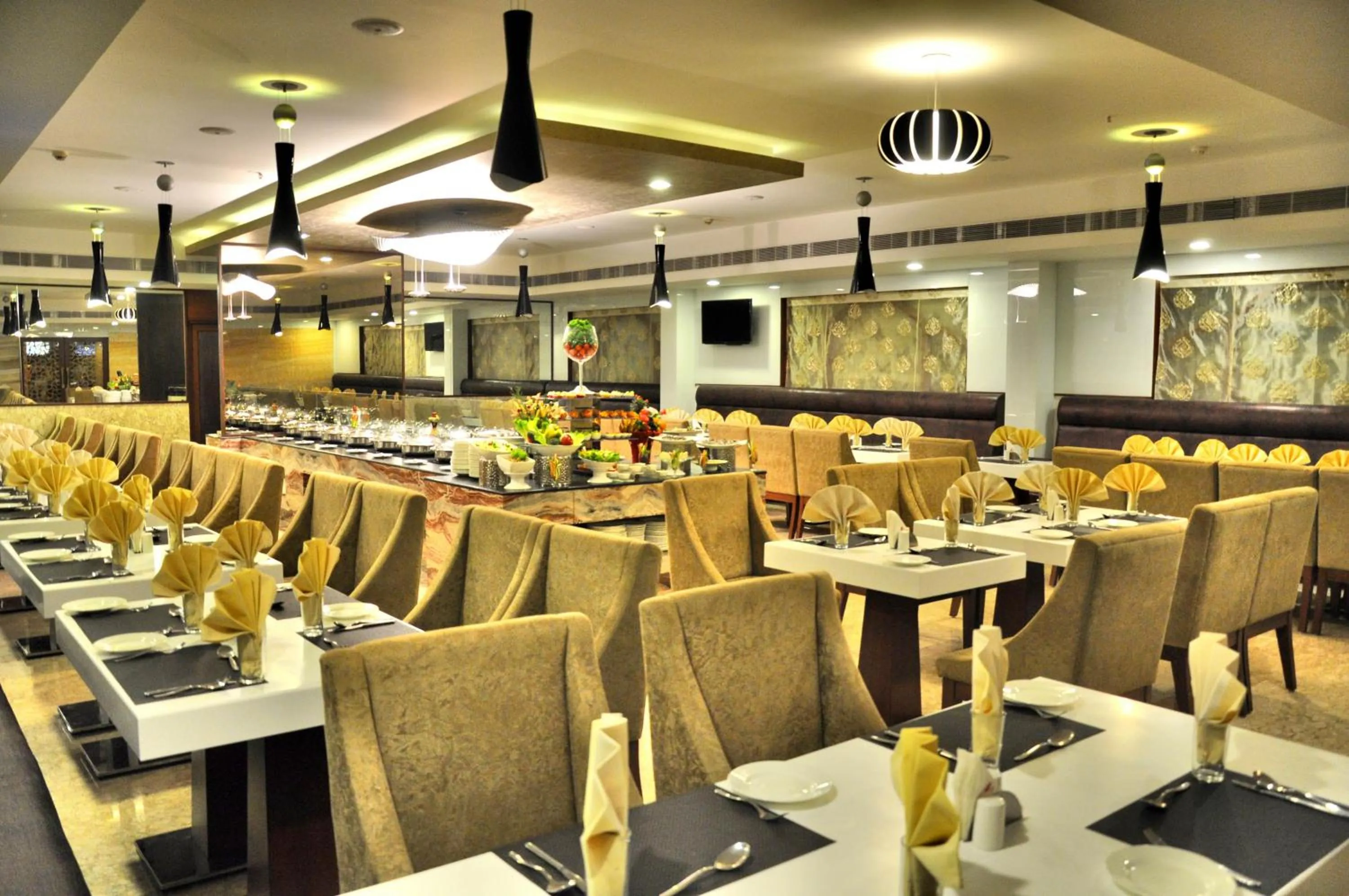 Restaurant/places to eat in Raj Park Hotel Chennai