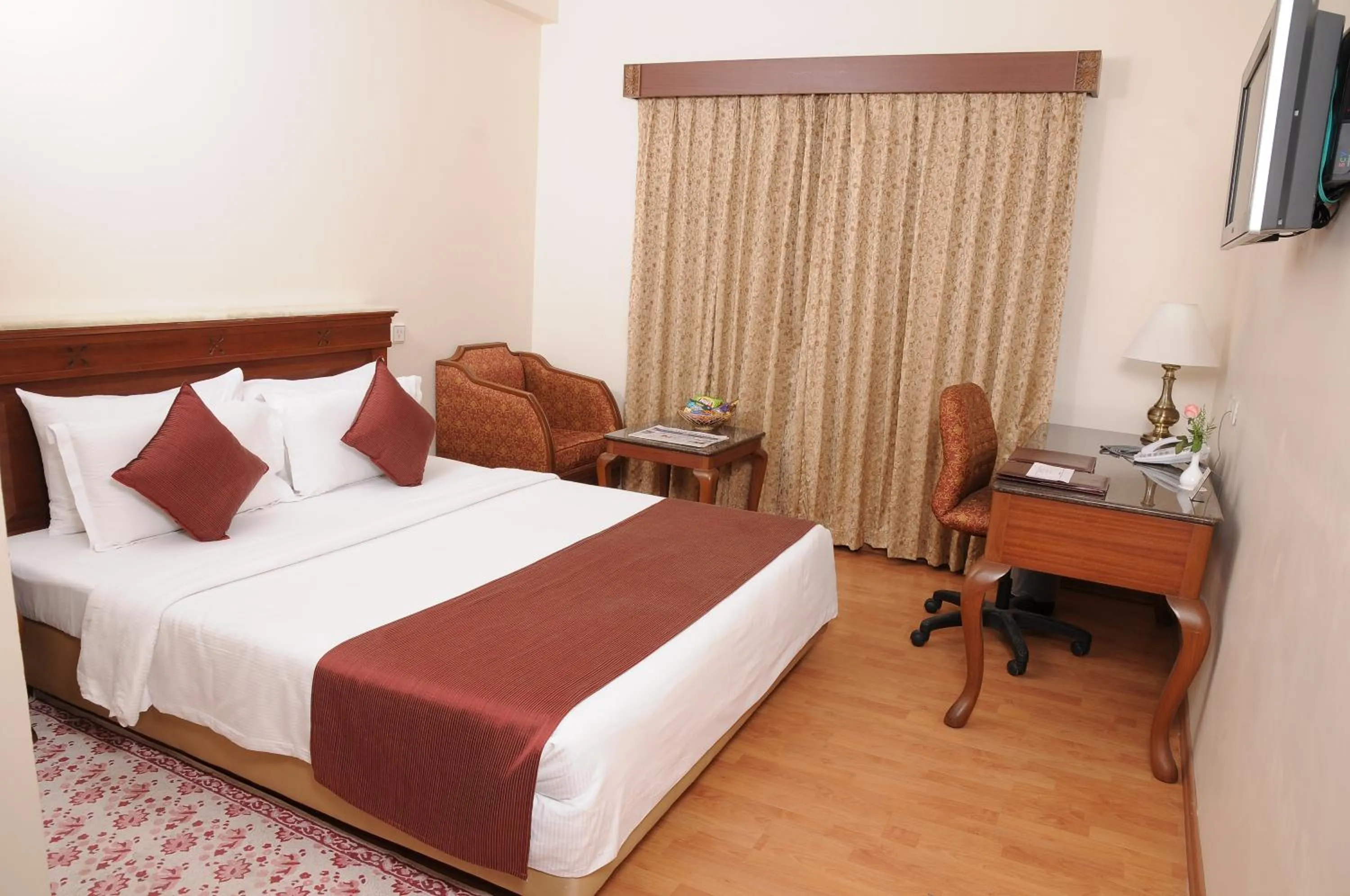 Bedroom, Bed in Raj Park Hotel Chennai