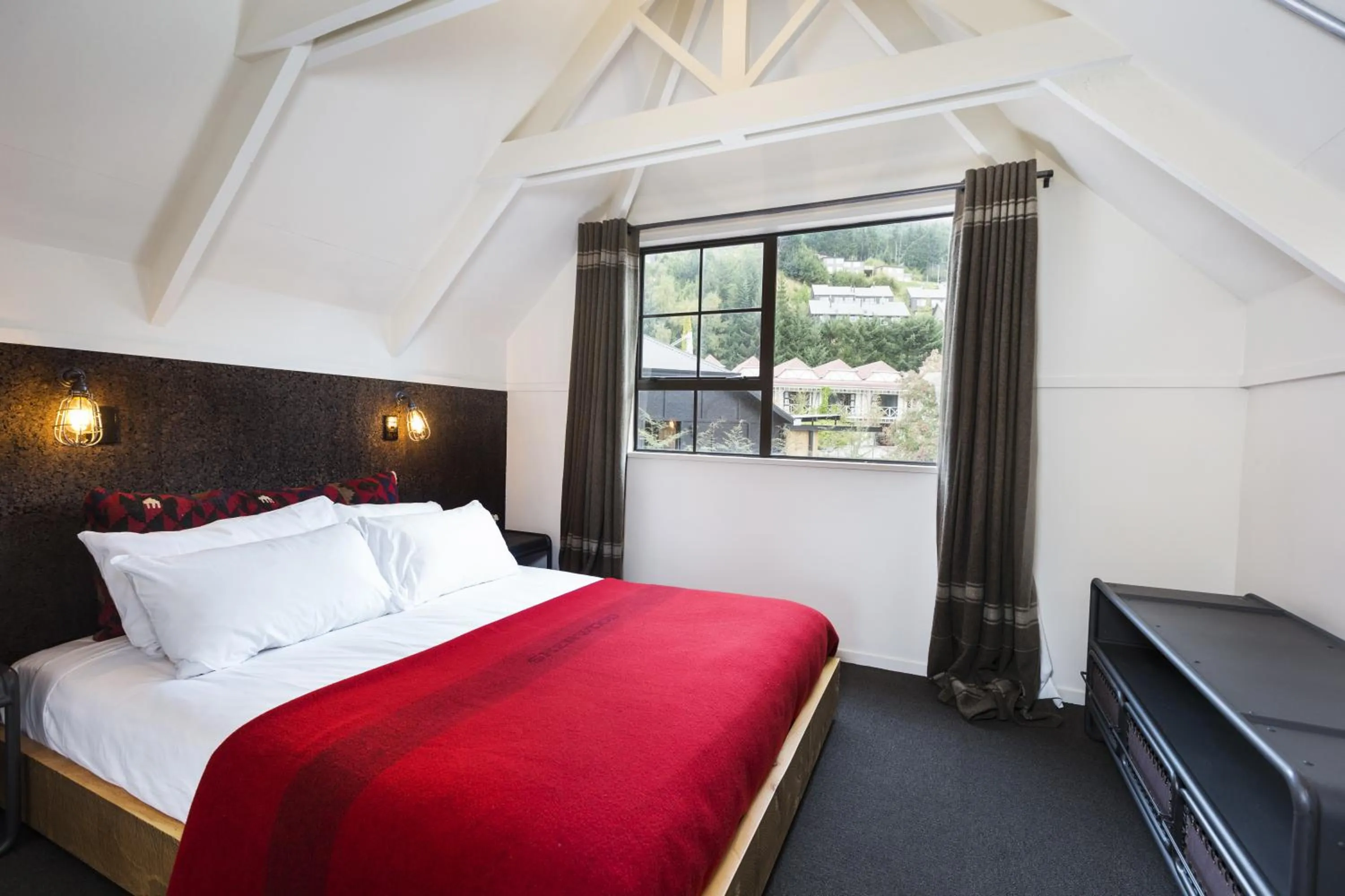 Bed in Sherwood Queenstown