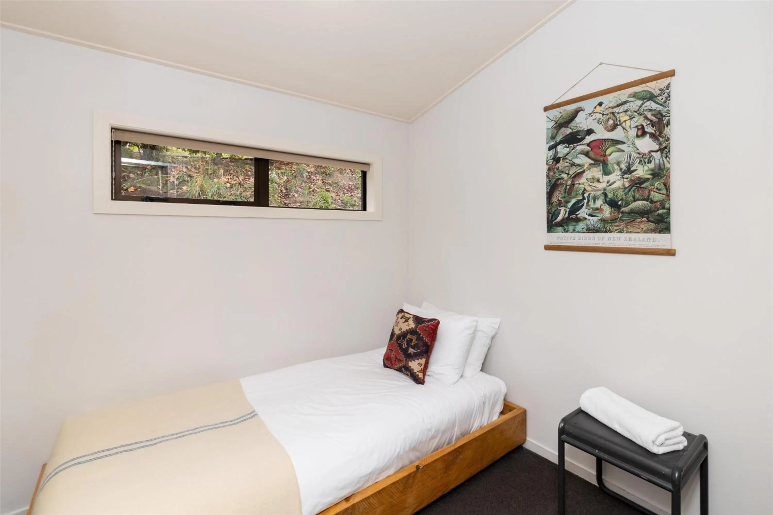 Photo of the whole room, Bed in Sherwood Queenstown