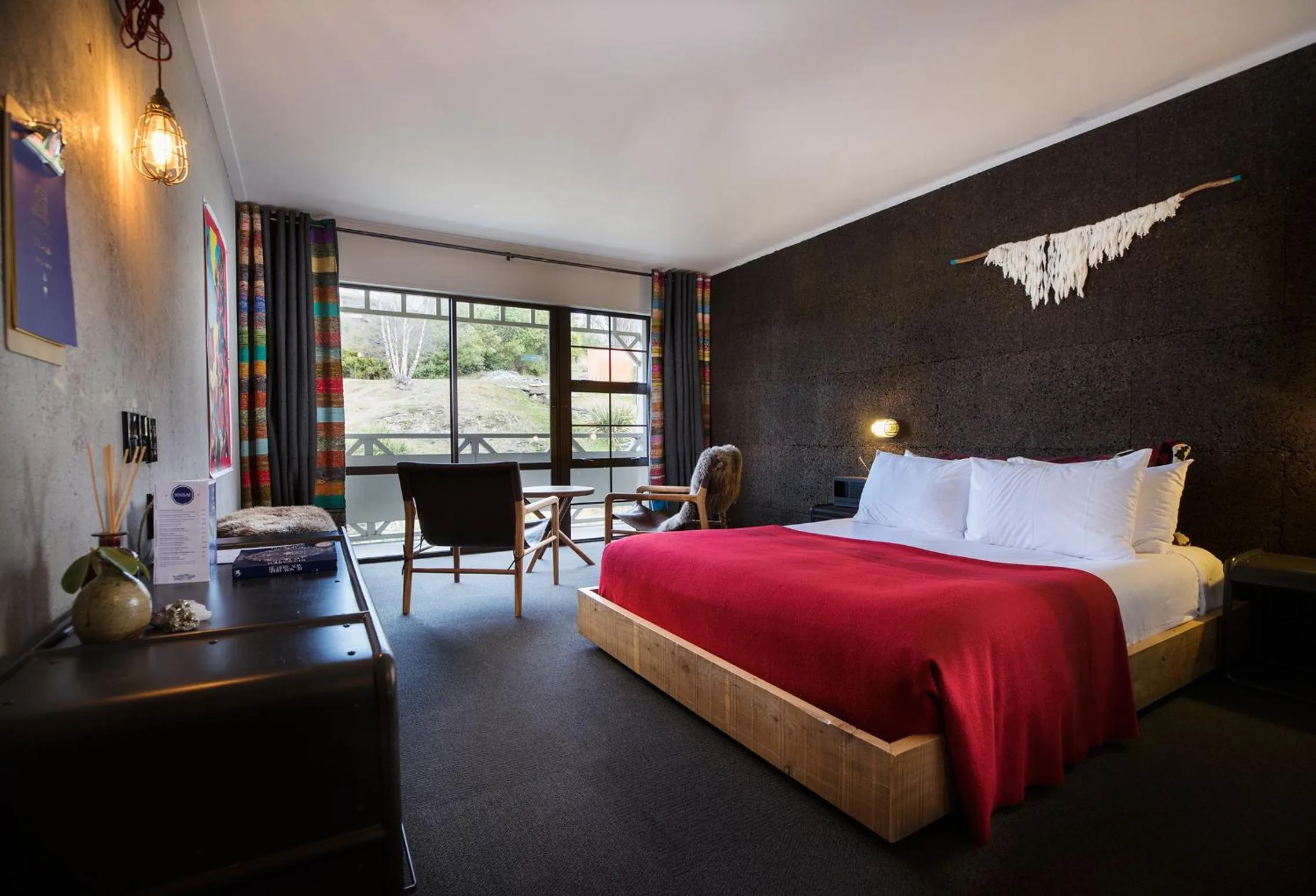 Photo of the whole room, Bed in Sherwood Queenstown