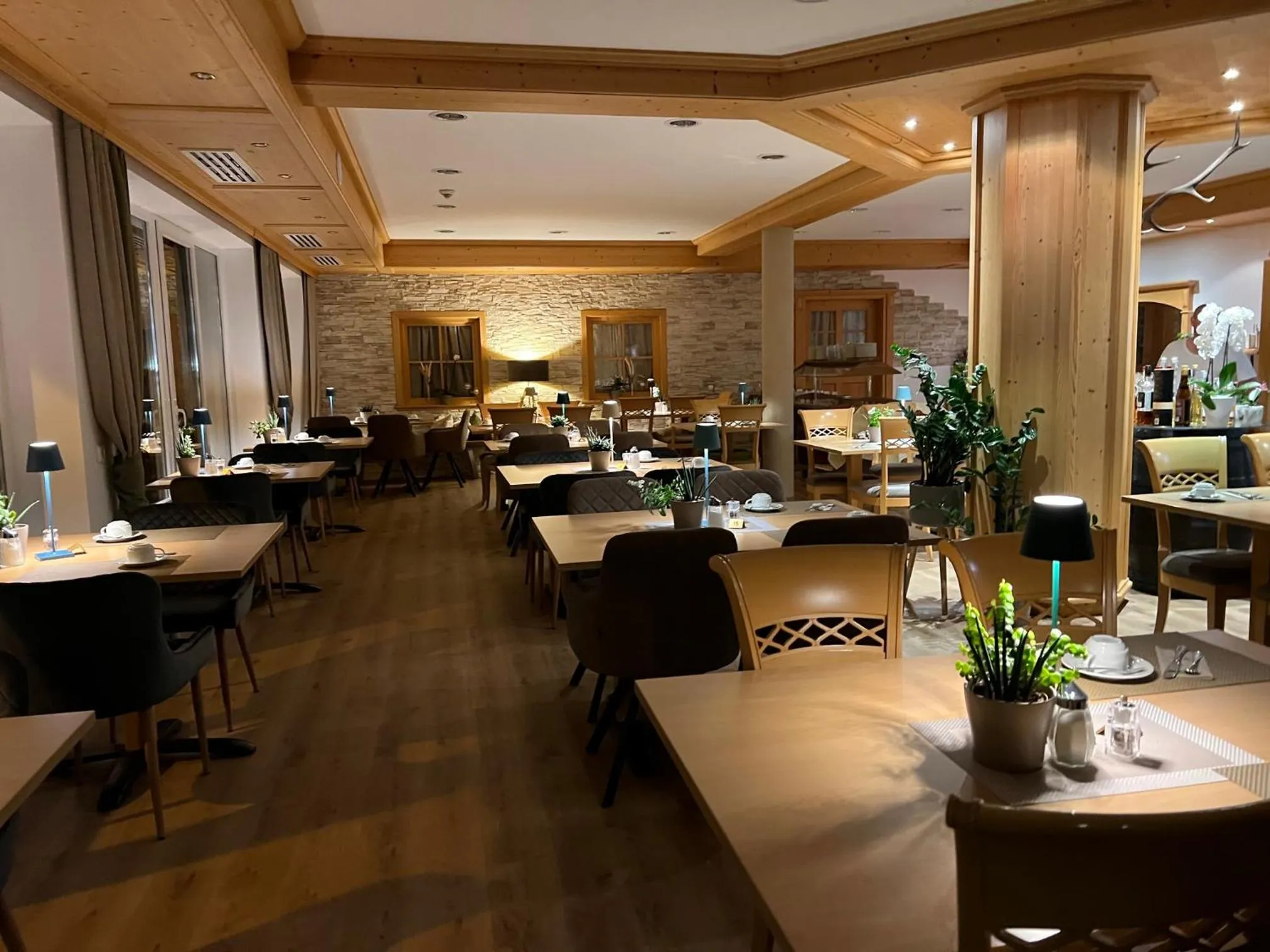 Restaurant/places to eat in Hotel Fischer am See