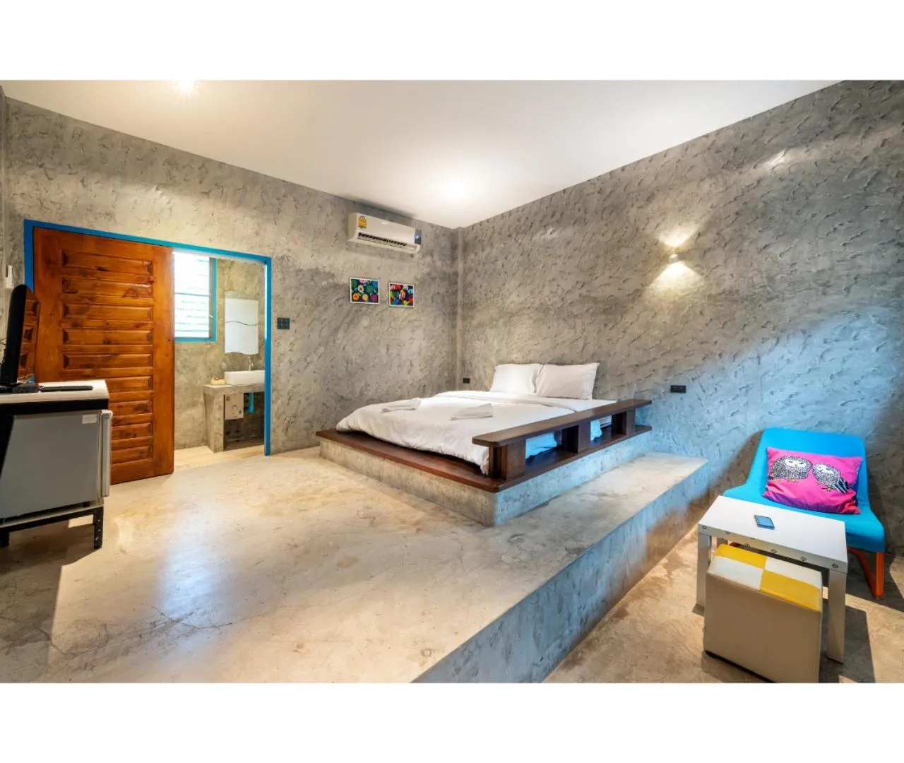 Photo of the whole room, Bed in Mac Garden Resort