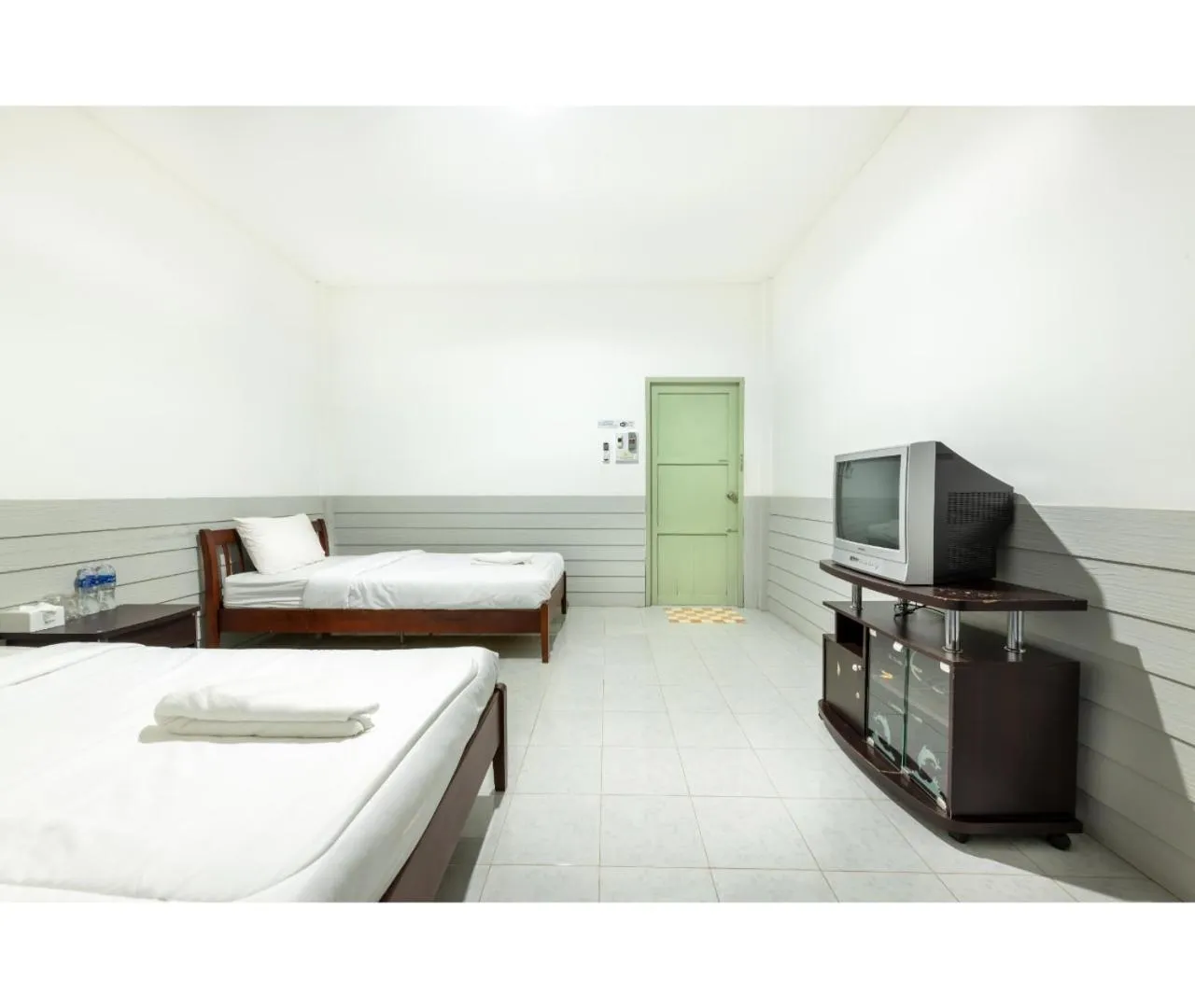 TV and multimedia, Bed in Mac Garden Resort