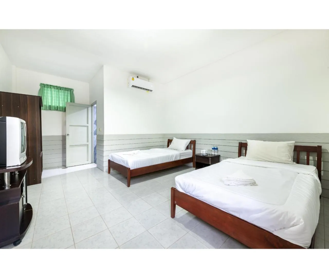 Bed in Mac Garden Resort