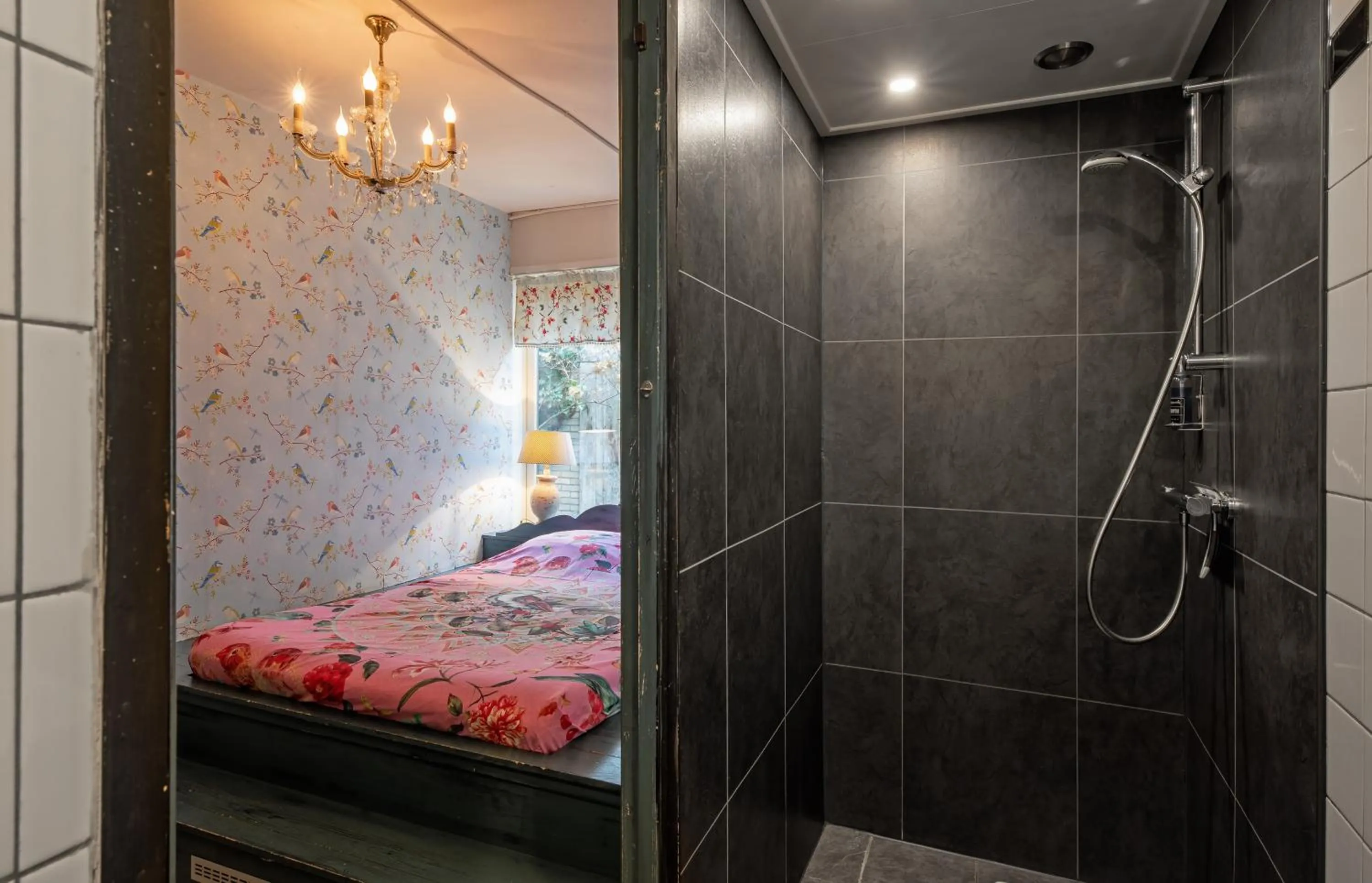 Bed in Smederij Texel