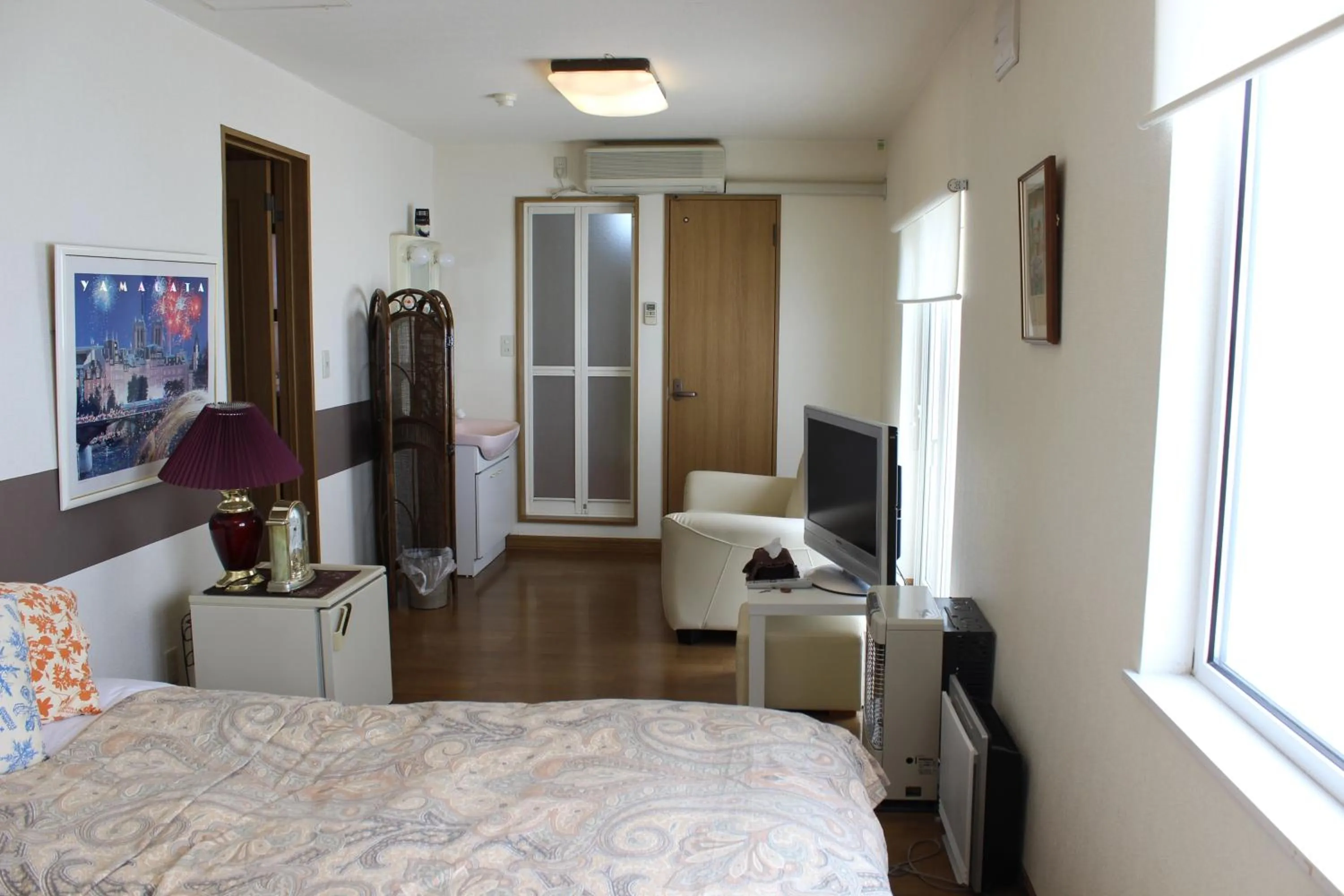 Bathroom, Bed in Pension Fryingpan