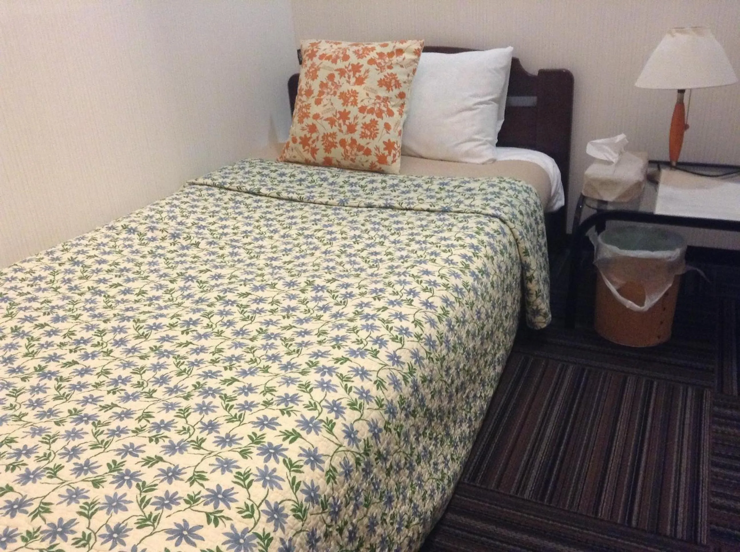 Bed in Pension Fryingpan