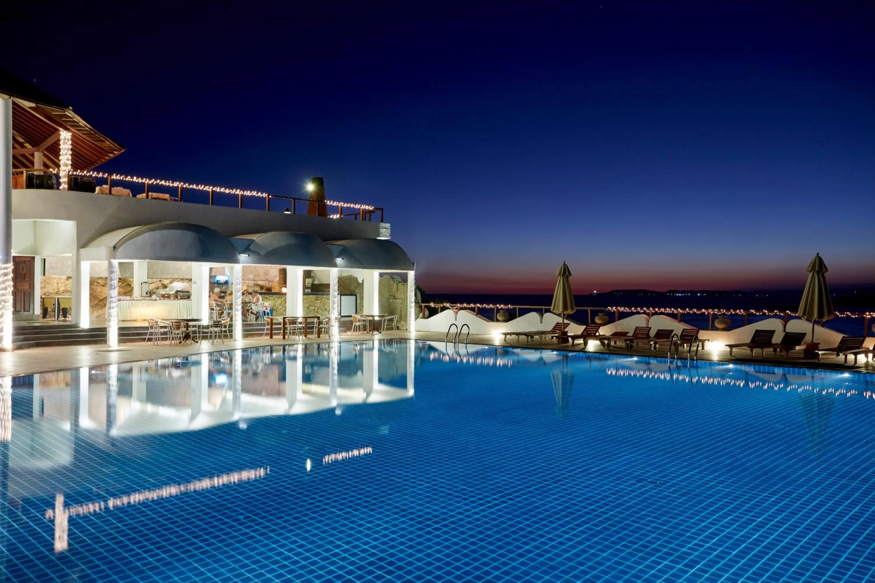 Swimming pool in Dickwella Resort and Spa