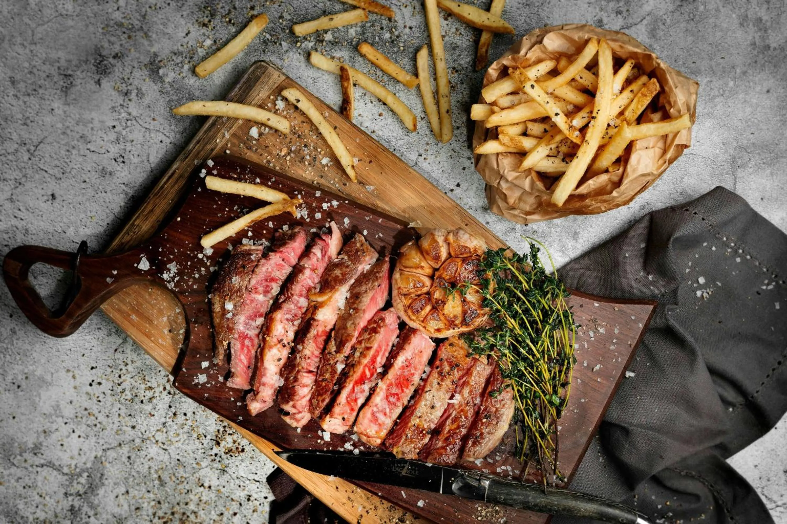 Restaurant/places to eat in The Ritz-Carlton, Hong Kong