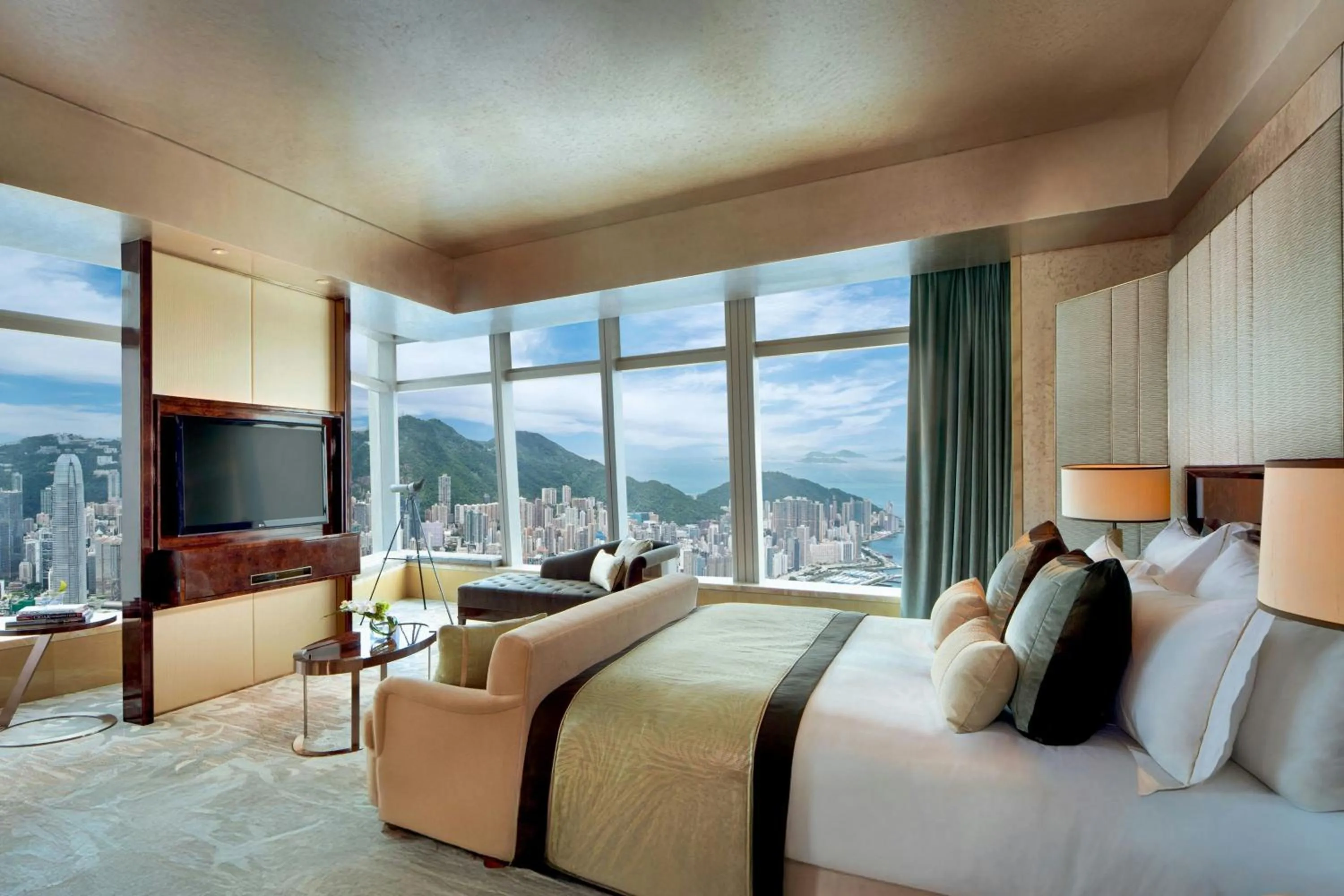 Bedroom, Bed in The Ritz-Carlton, Hong Kong