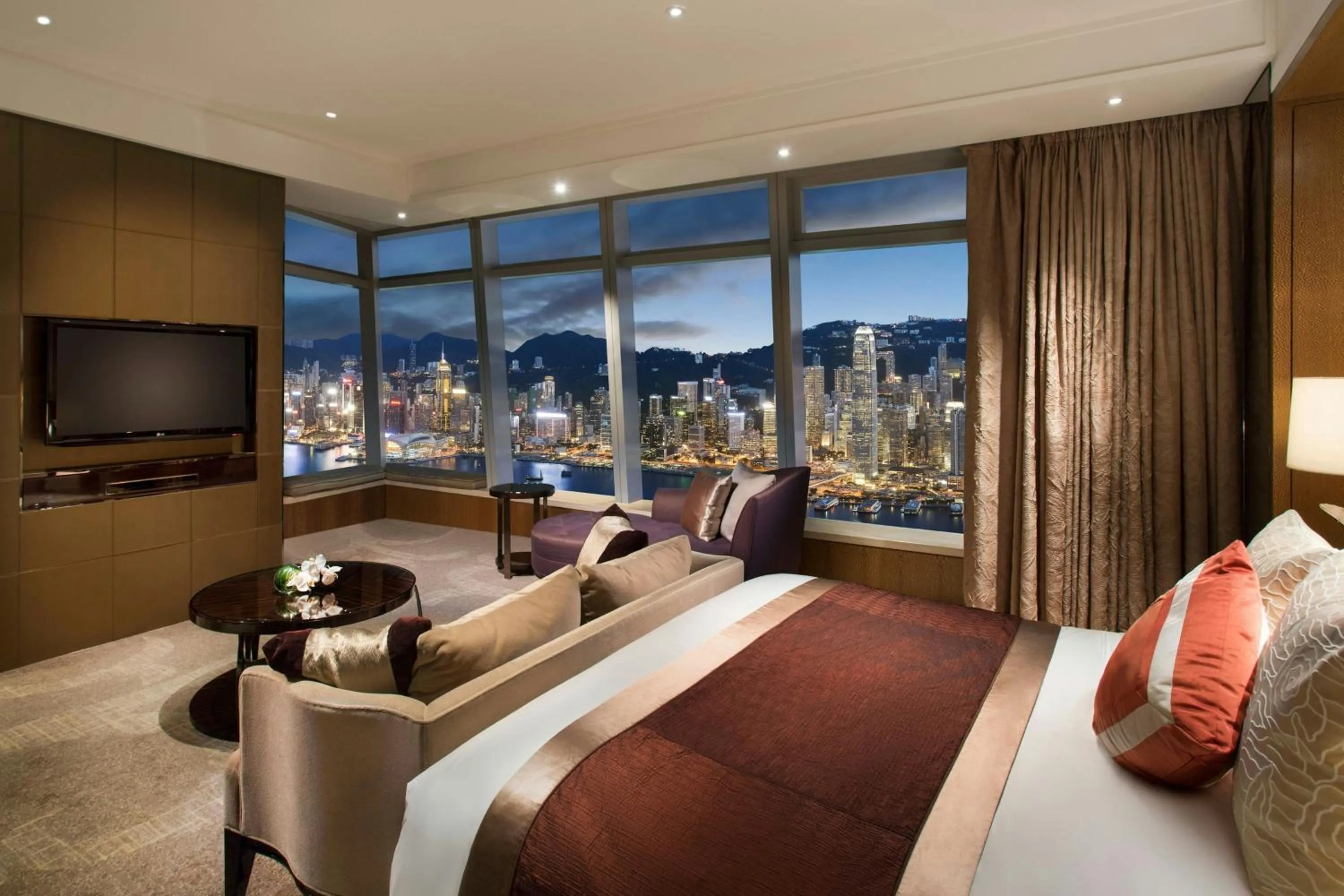 Bedroom, Bed in The Ritz-Carlton, Hong Kong