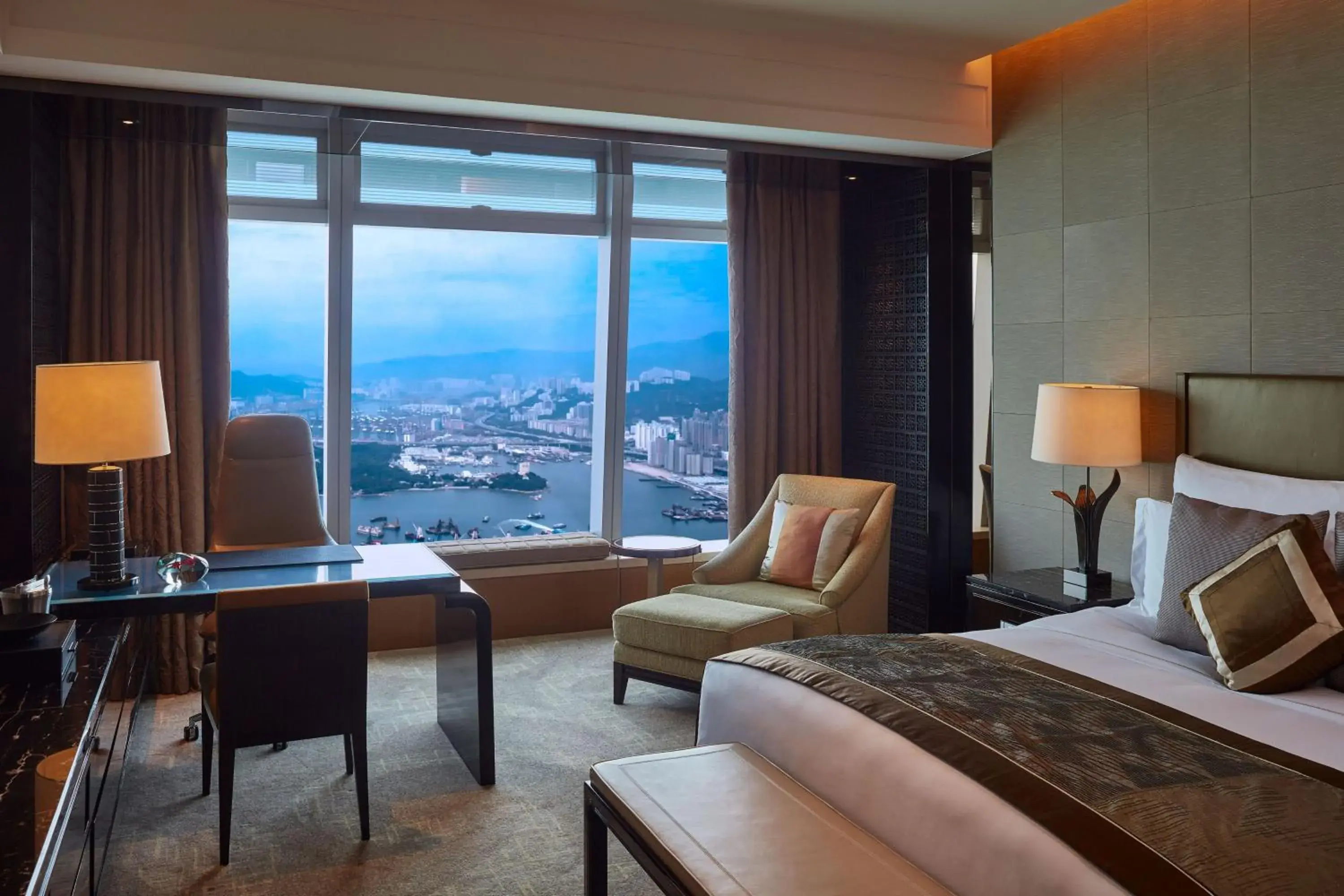 Club Deluxe Seaview Room with King Bed and Club Lounge Access in The Ritz-Carlton, Hong Kong Club Deluxe Seaview Room with King Bed and Club Lounge Access in The Ritz-Carlton, Hong Kong