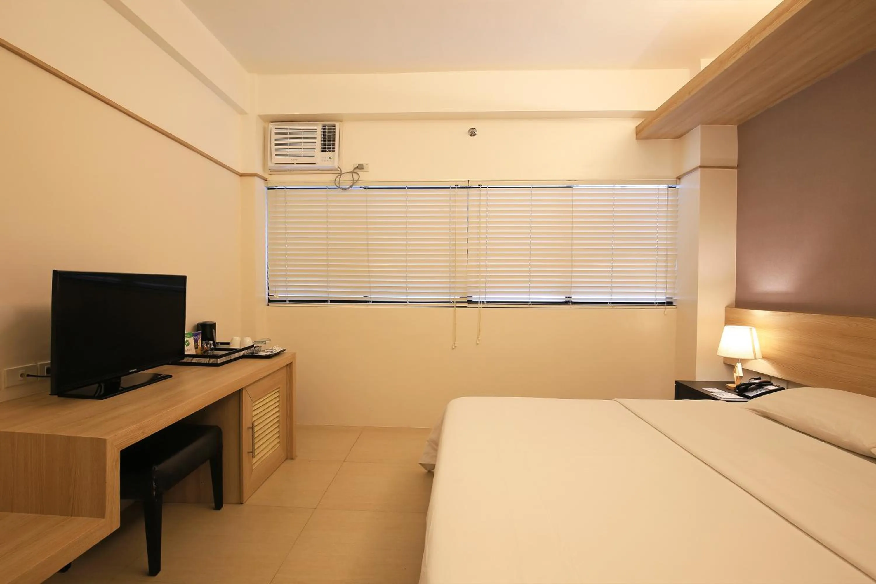 Bedroom, Bed in The Tides Hotel Boracay