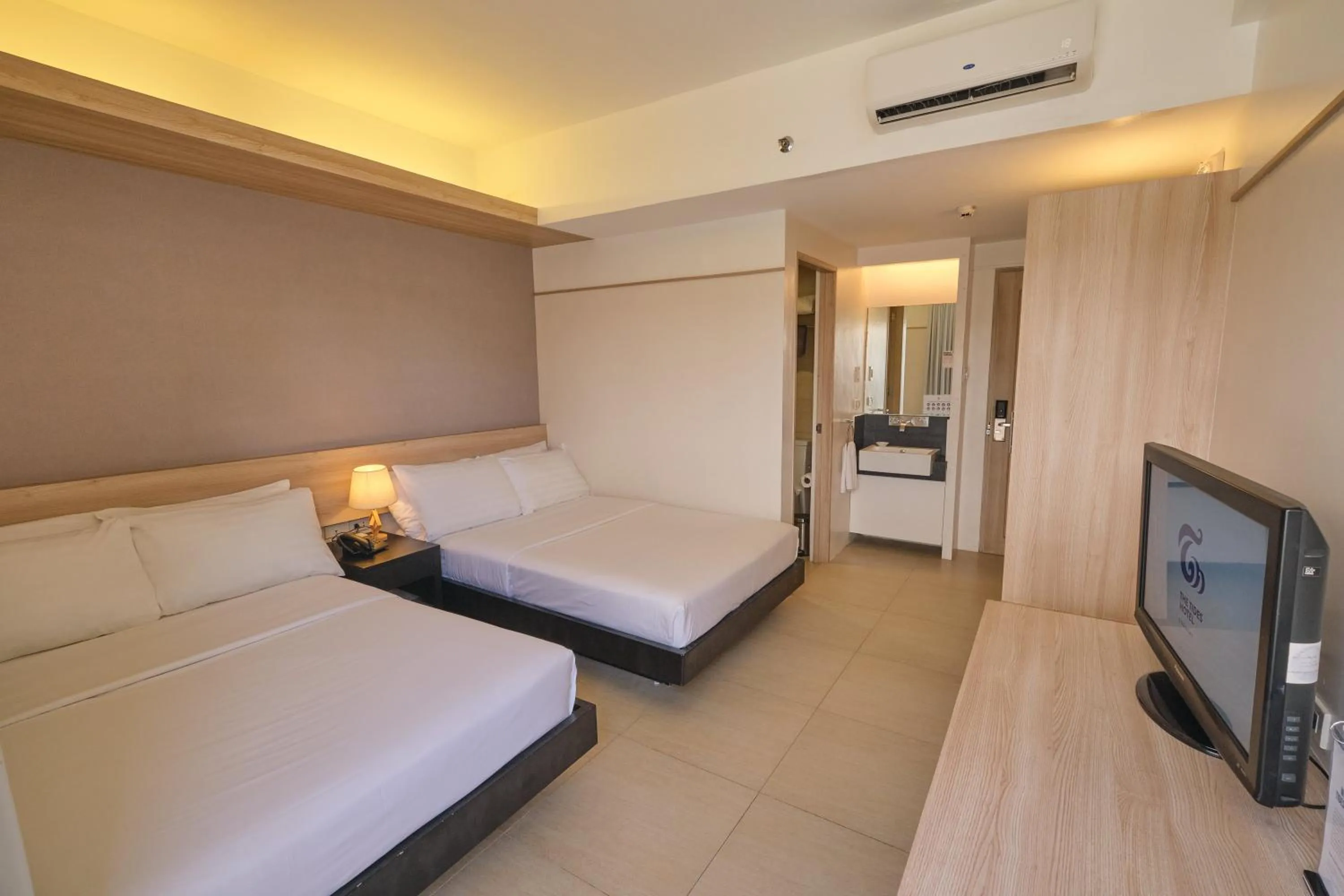 Bedroom, Bed in The Tides Hotel Boracay