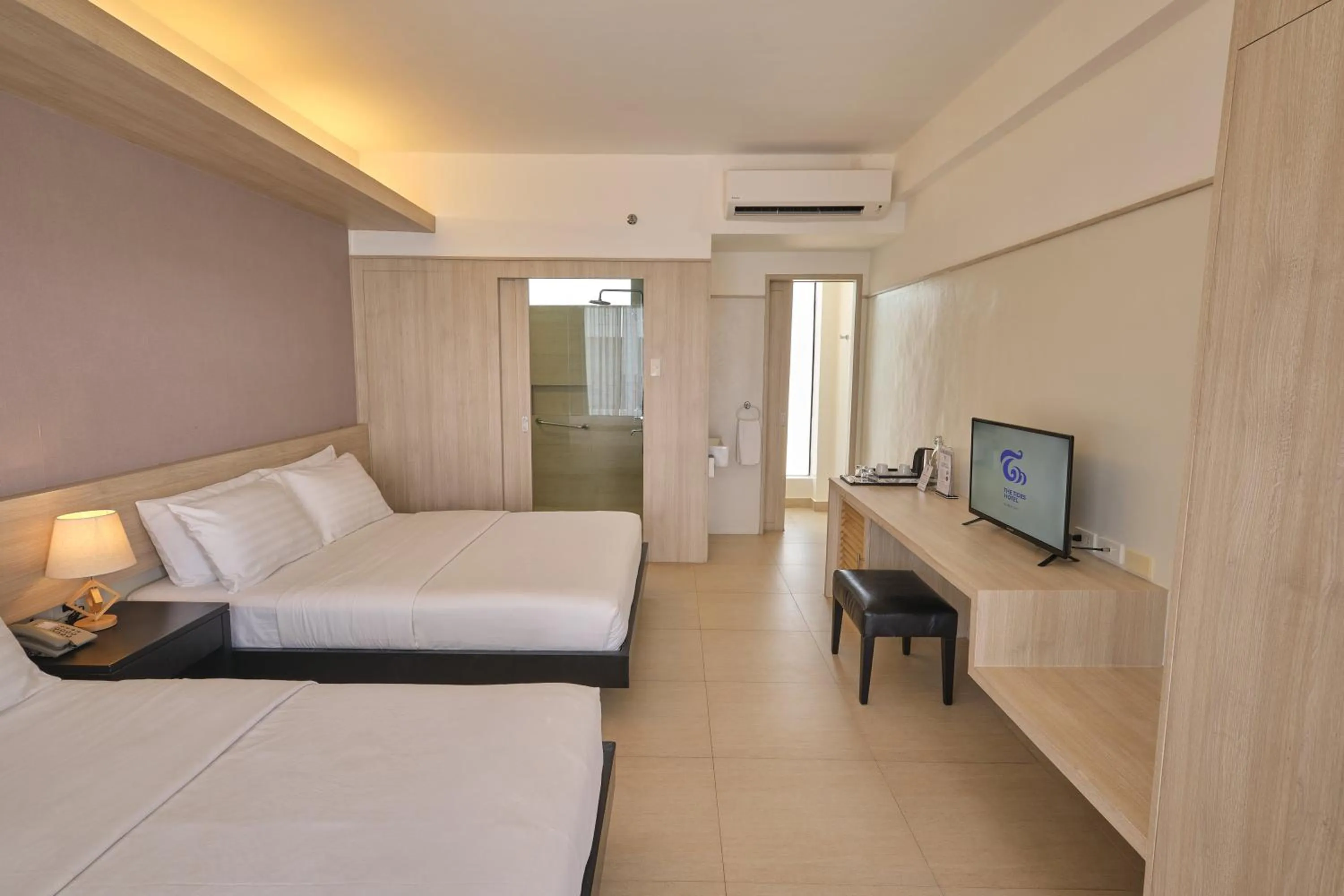 Bed in The Tides Hotel Boracay