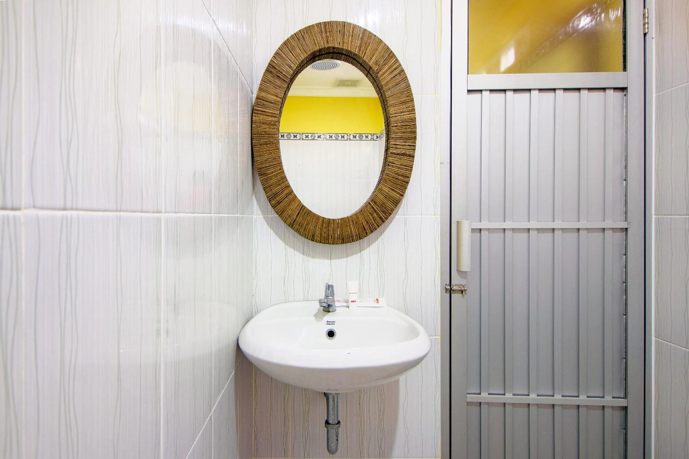 Bathroom in Hotel O Opak Village Bed & Breakfast