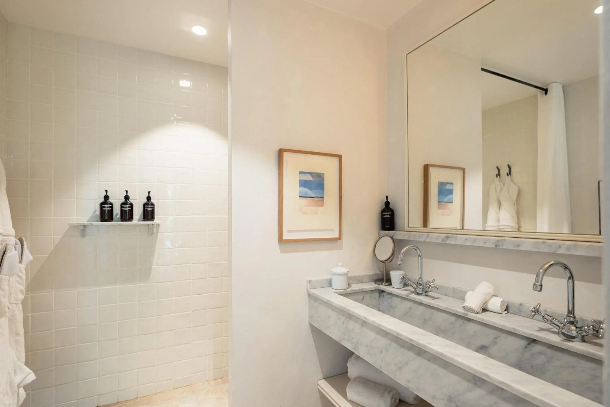 Photo of the whole room in Les Roches Rouges, a Beaumier hotel