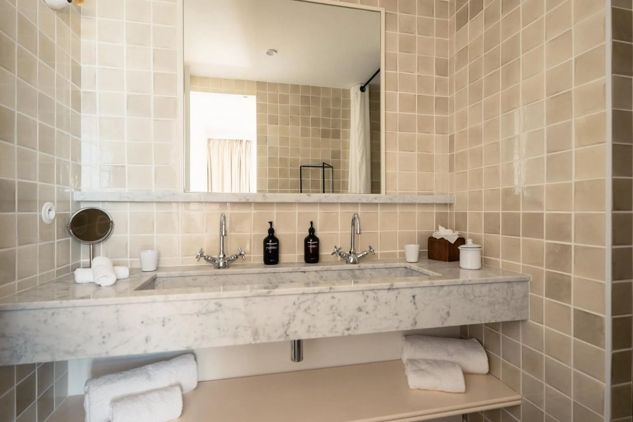 Photo of the whole room in Les Roches Rouges, a Beaumier hotel