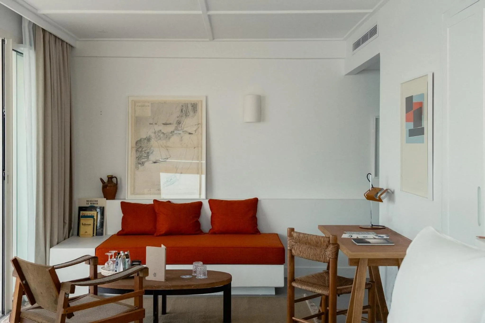 Photo of the whole room in Les Roches Rouges, a Beaumier hotel