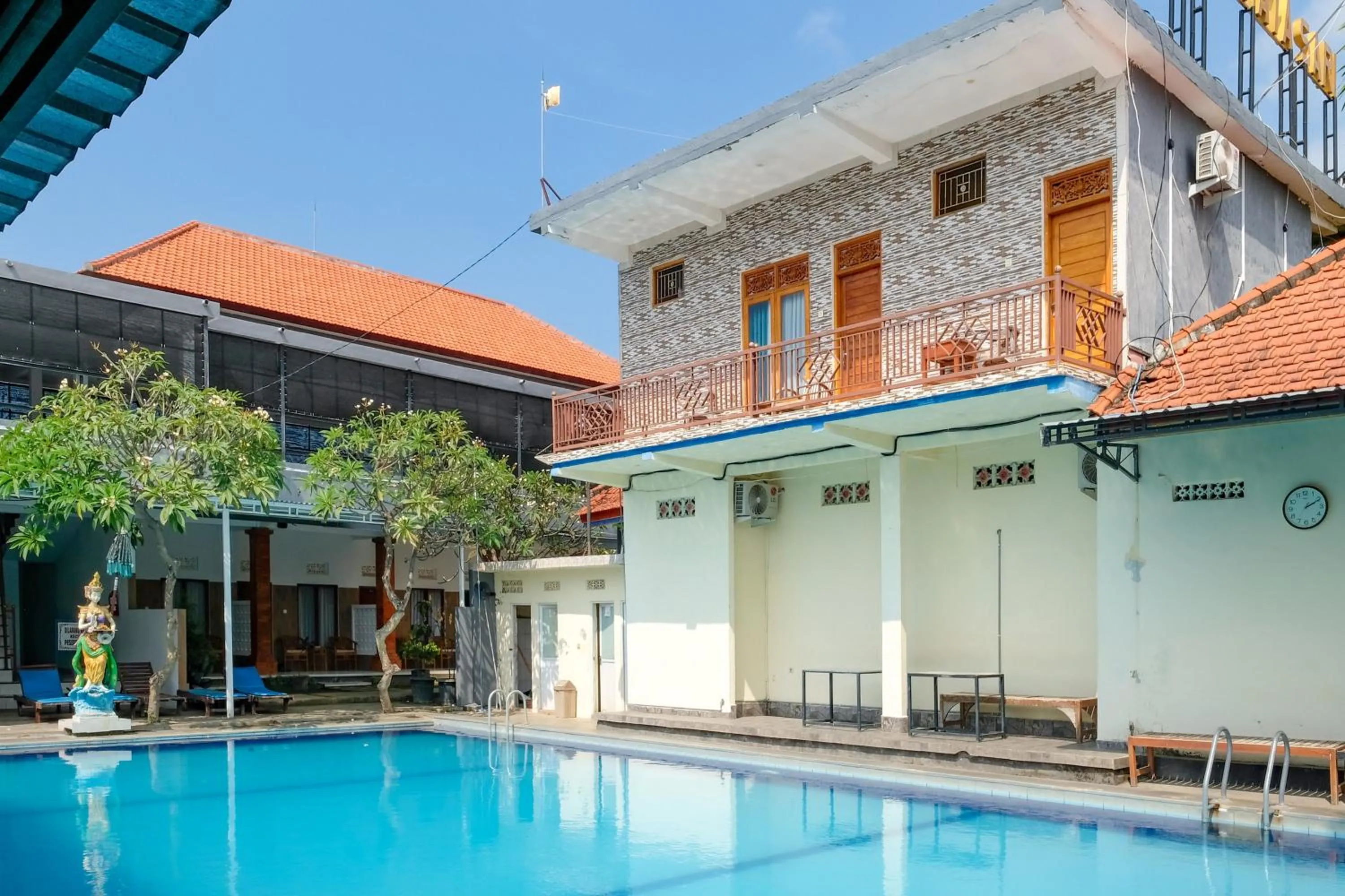 Swimming pool in RedDoorz Plus @ Singaraja