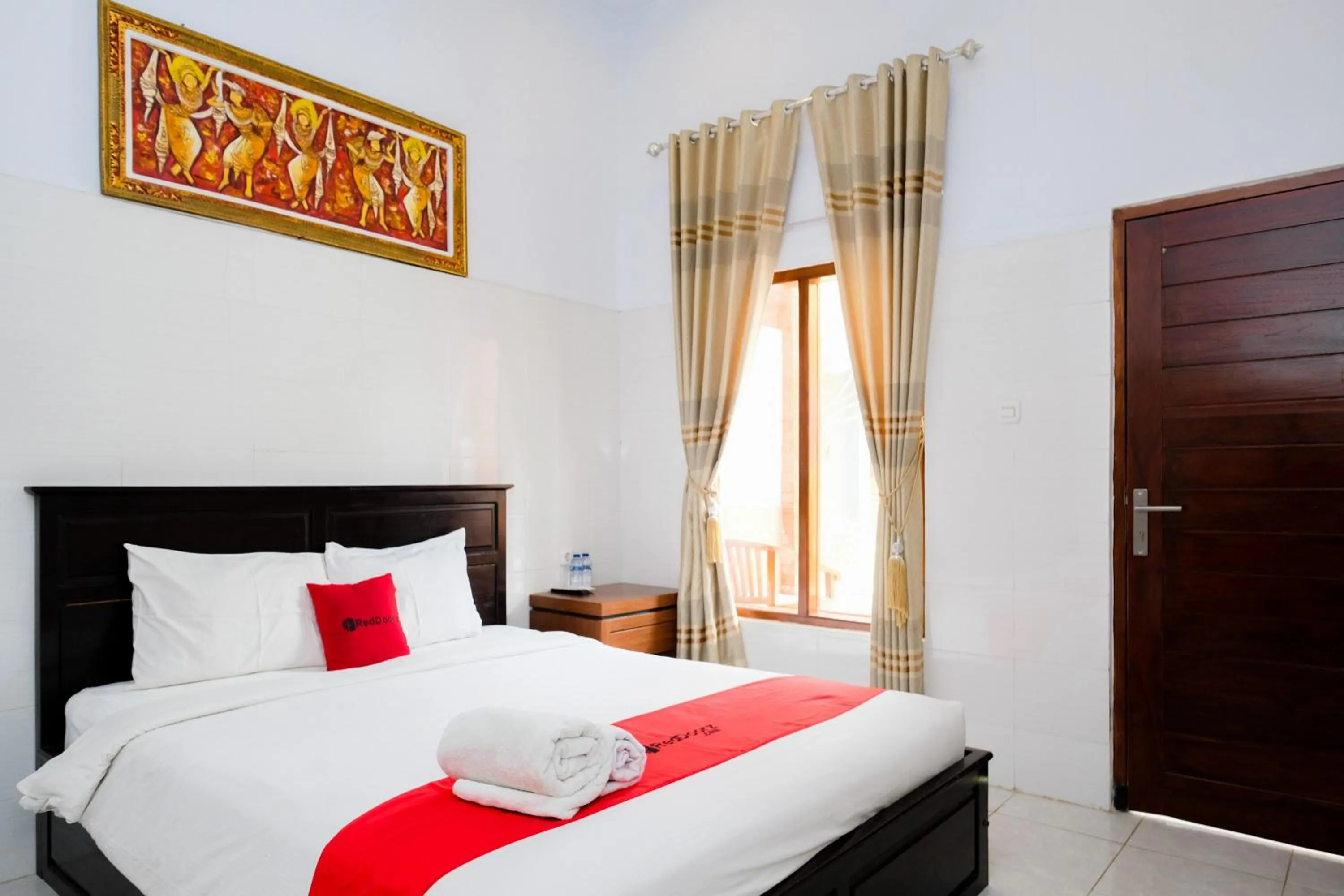 Bedroom, Bed in RedDoorz Plus @ Singaraja