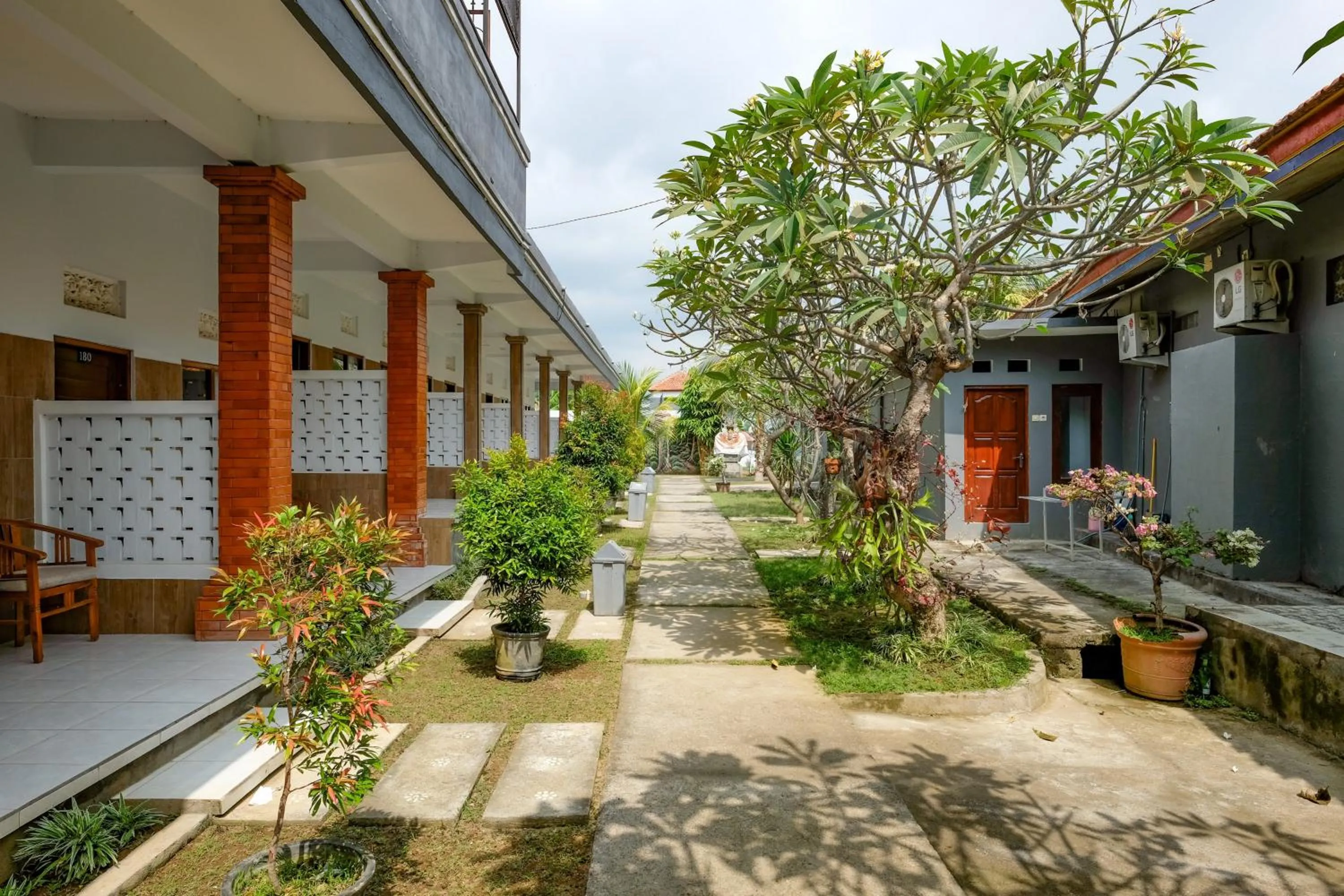 Property building in RedDoorz Plus @ Singaraja