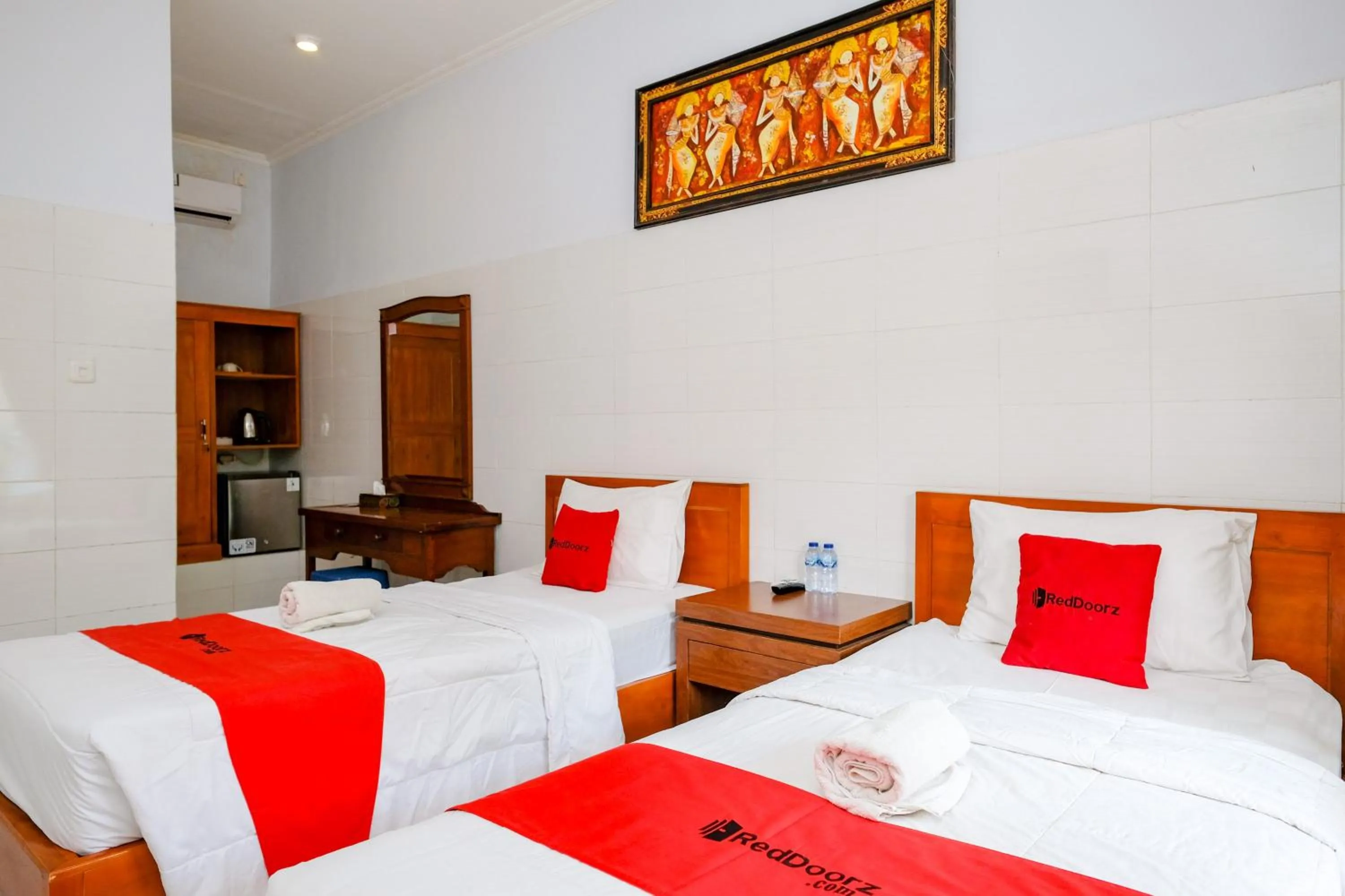 Bedroom, Bed in RedDoorz Plus @ Singaraja