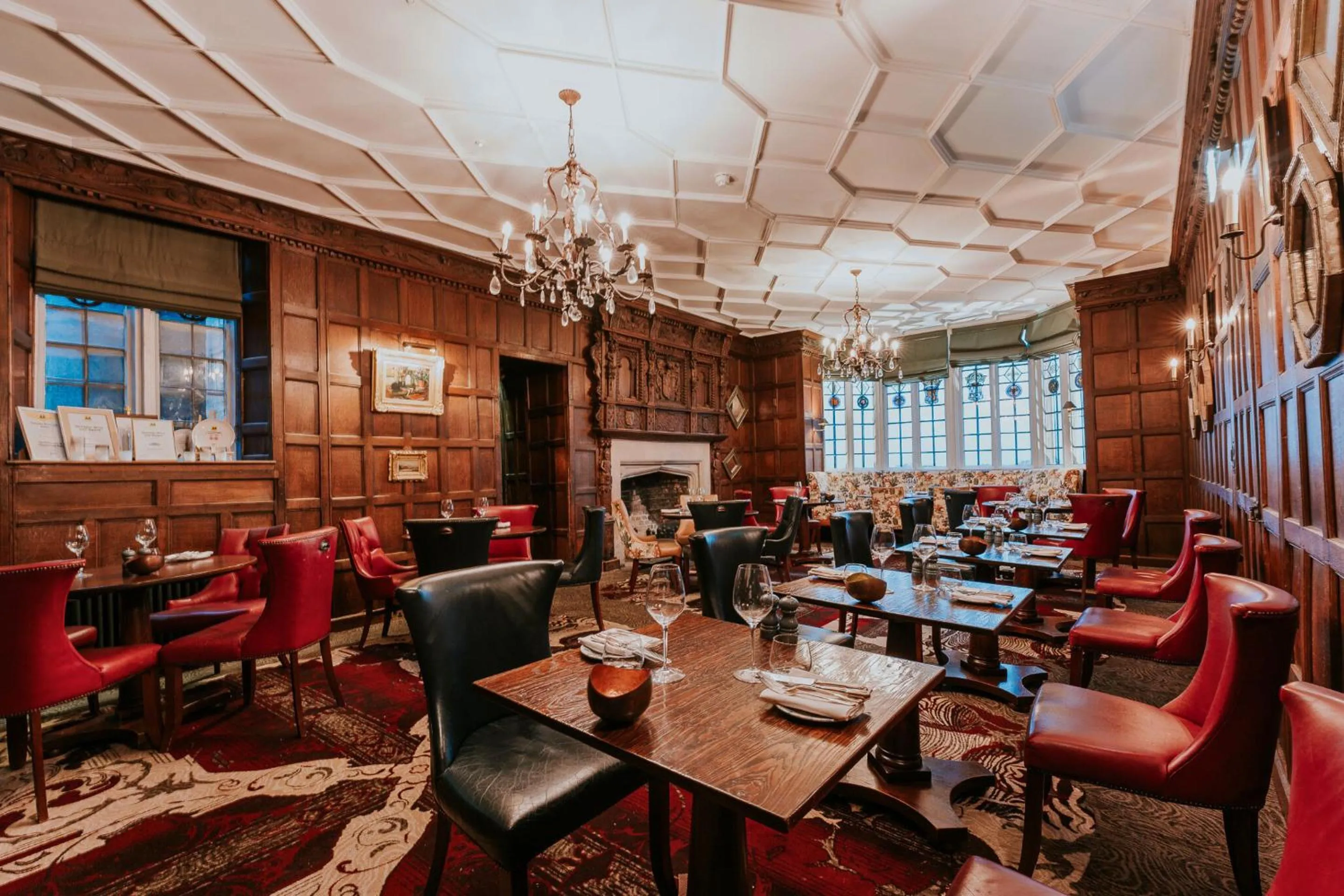 Restaurant/places to eat in Ellenborough Park