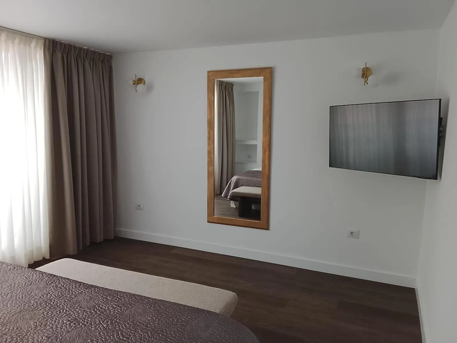 Bed in Hotel Monopol