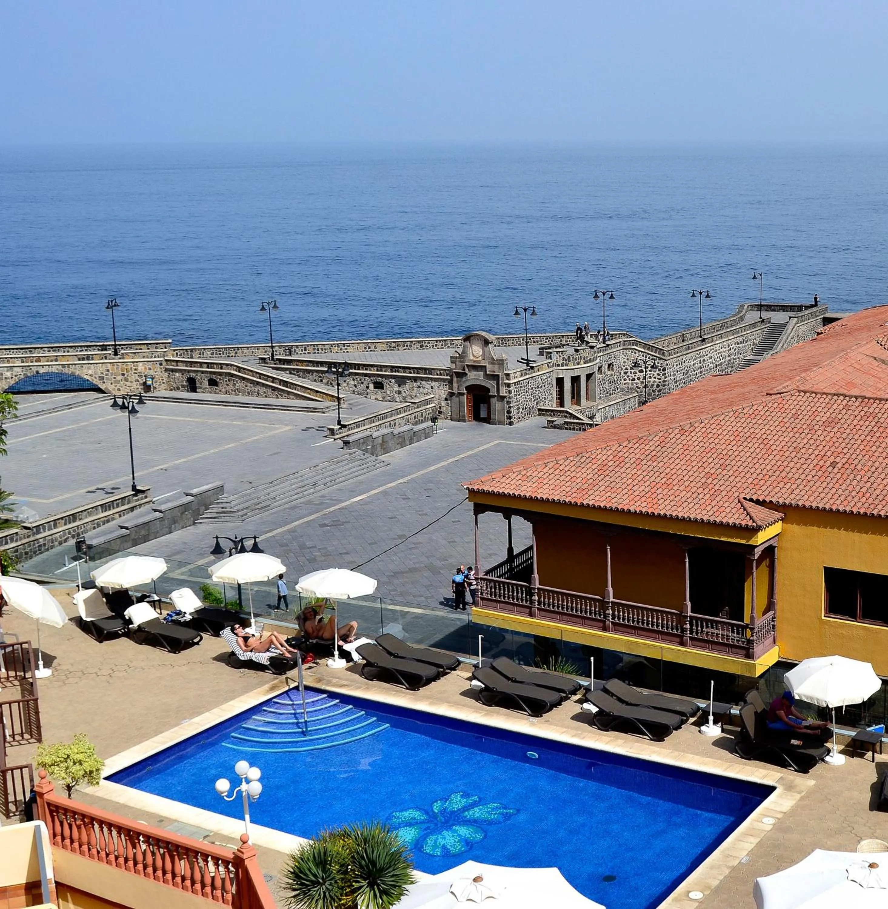 Swimming pool in Hotel Monopol