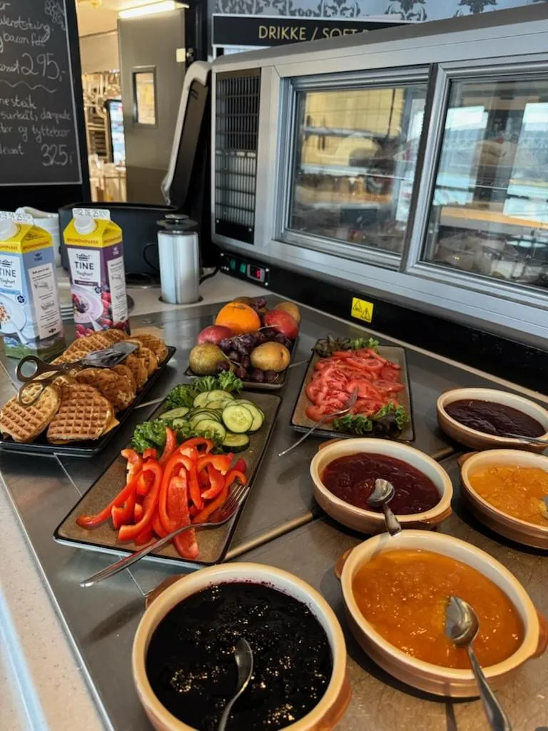 Breakfast in Tjeldsundbrua Hotel